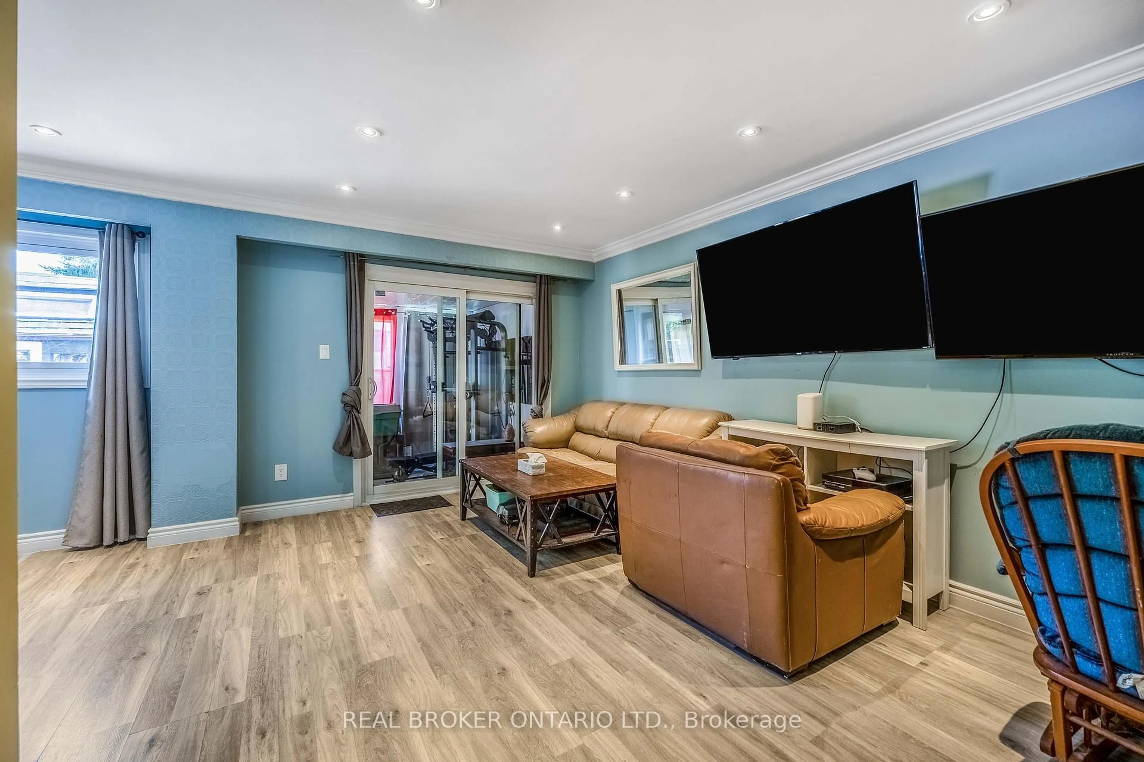 Gym or fitness room for 72 Bruce Beer Dr, Brampton Ontario L6V 2W9