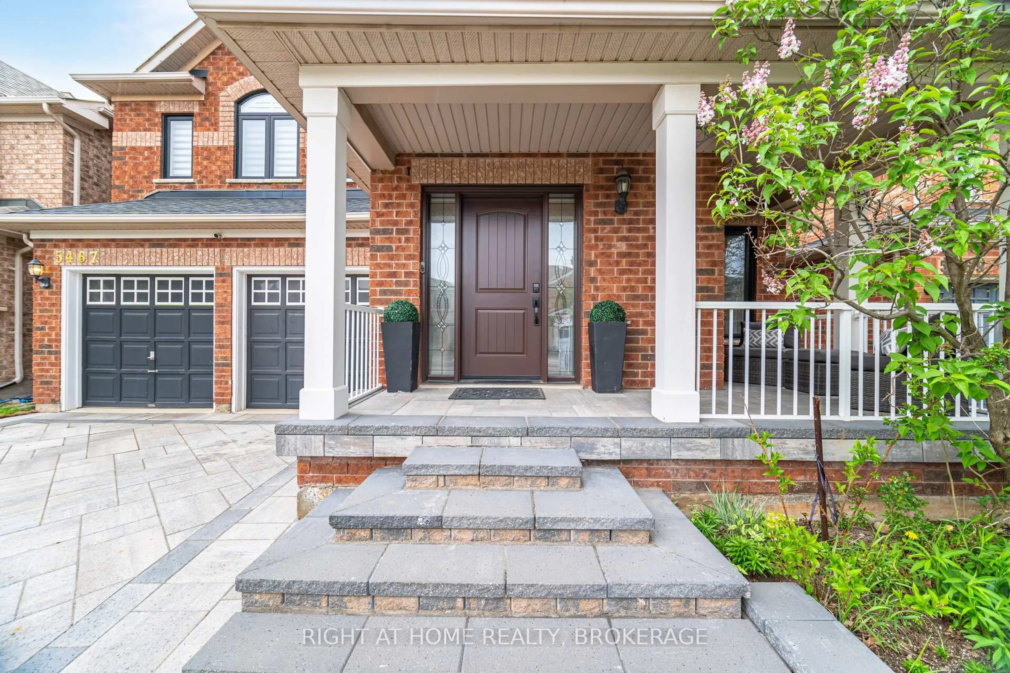 Home with brick exterior material, street for 5467 Blue Spruce Ave, Burlington Ontario L7L 7C6