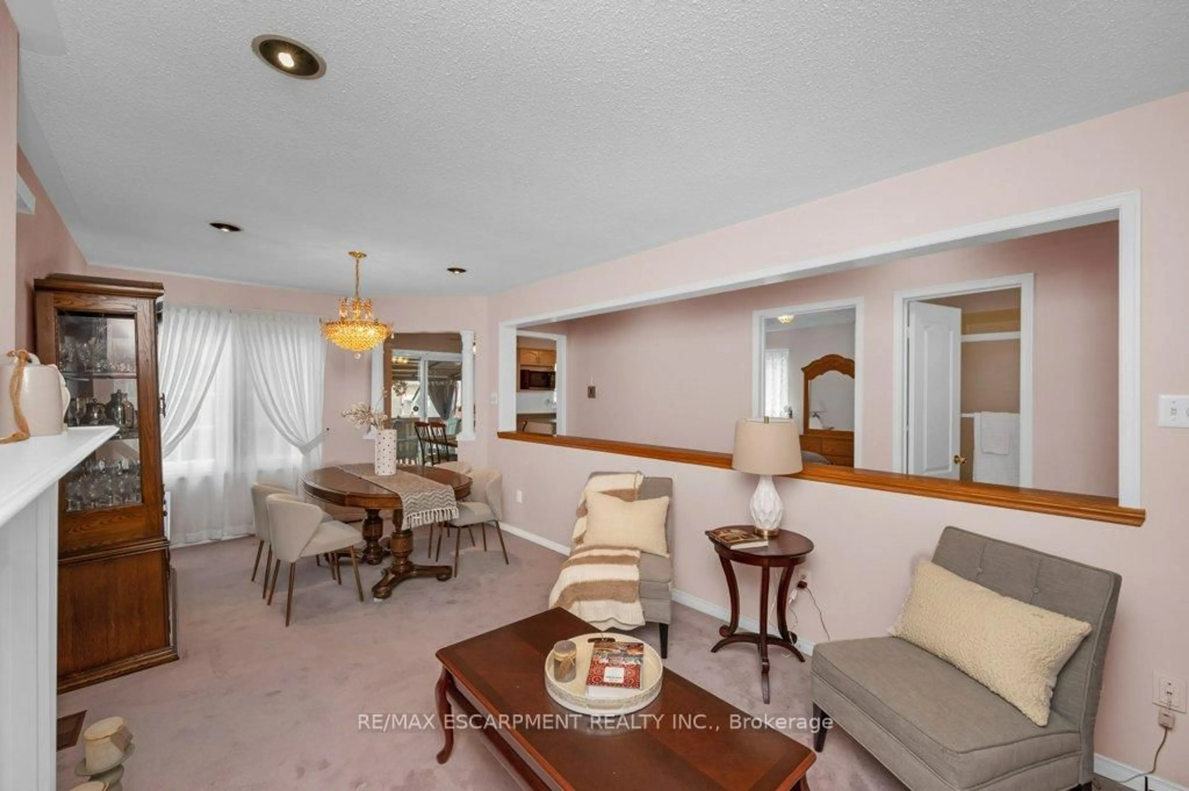 Unknown for 6121 Maple Gate Circ, Mississauga Ontario L5N 7B1