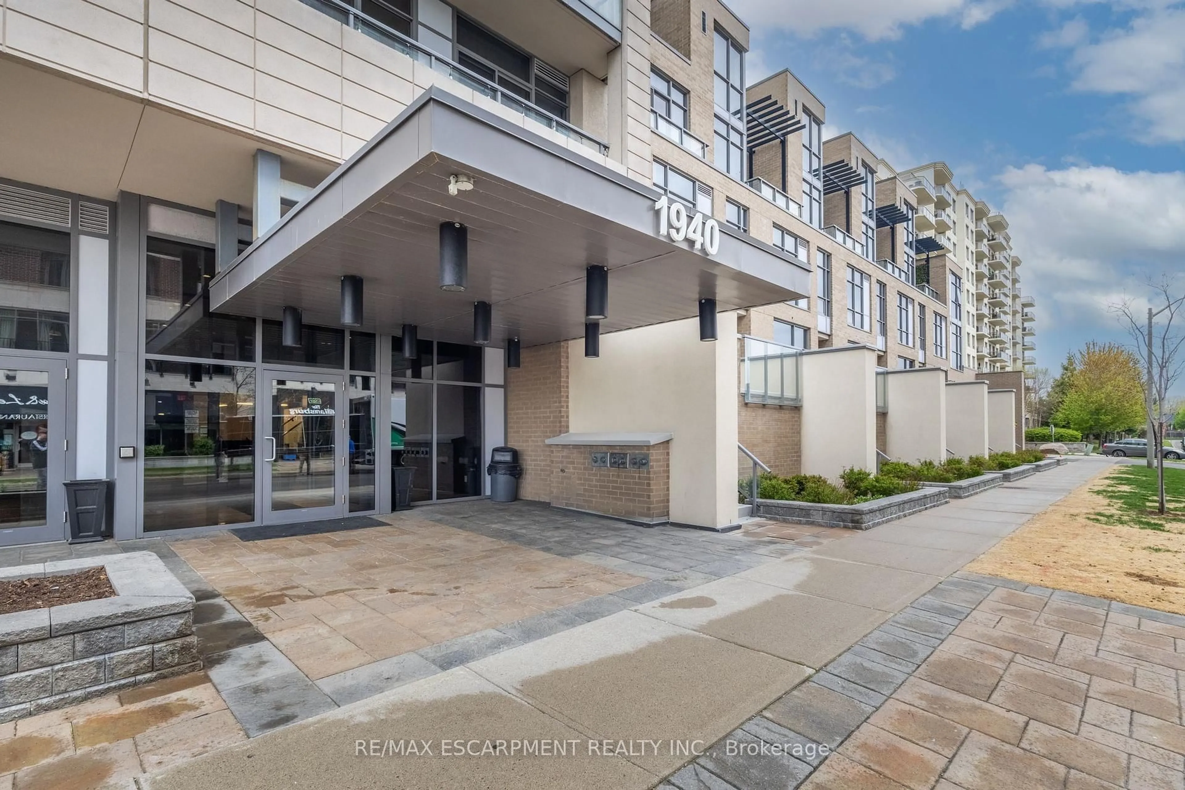 Unknown for 1940 IRONSTONE Dr #311, Burlington Ontario L7L 0E4