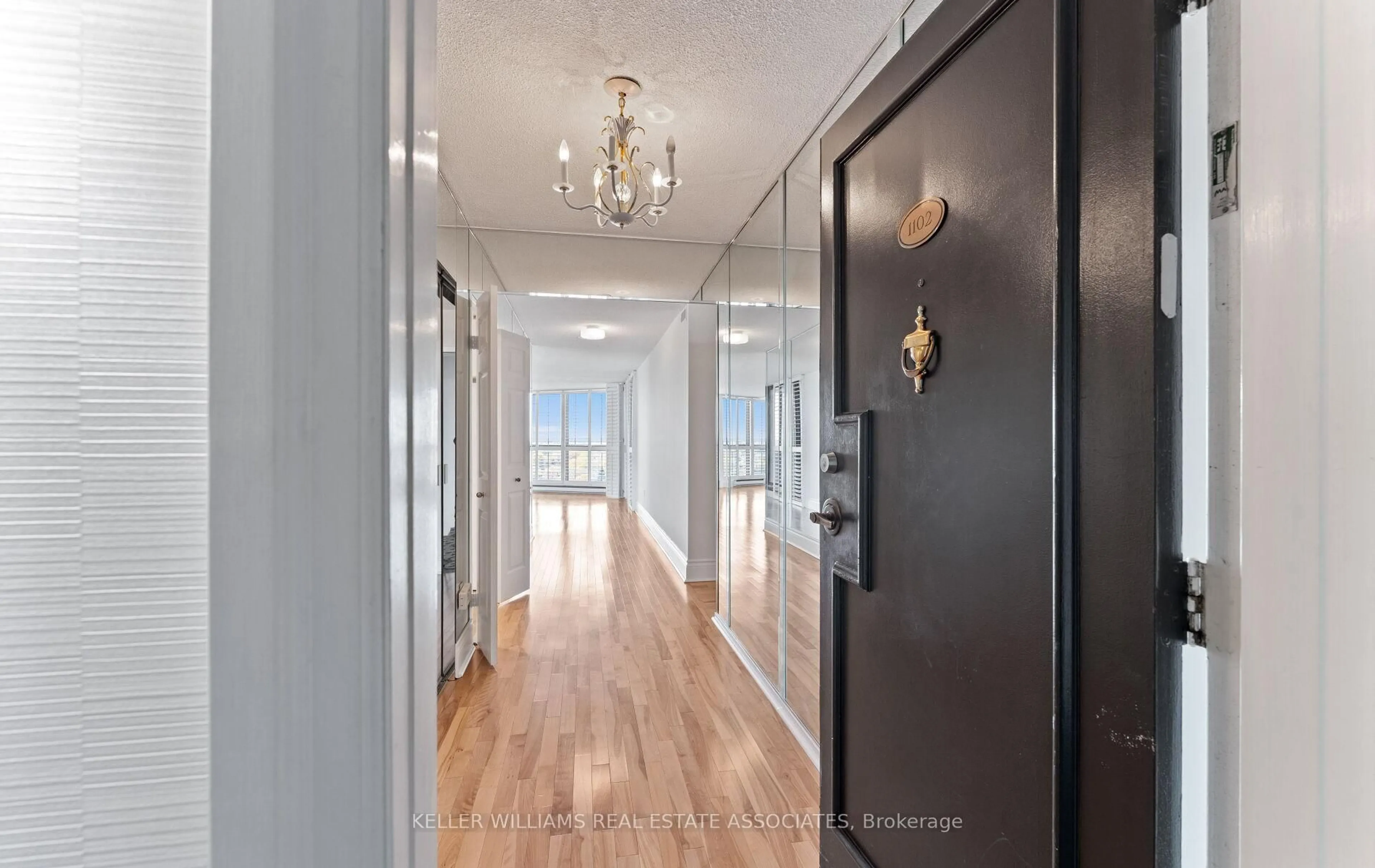 Indoor entryway for 2010 Islington Ave #1102, Toronto Ontario M9P 3S8
