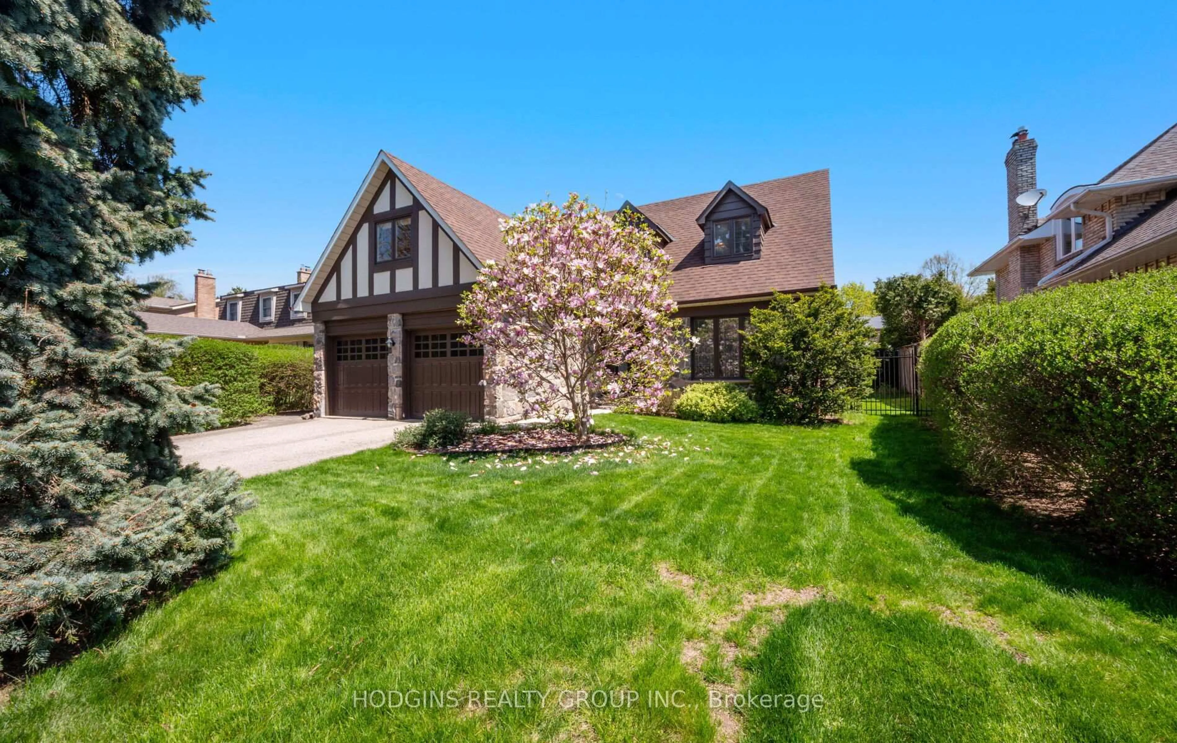 Home with brick exterior material, street for 2547 King Richard's Pl, Mississauga Ontario L5K 2H5