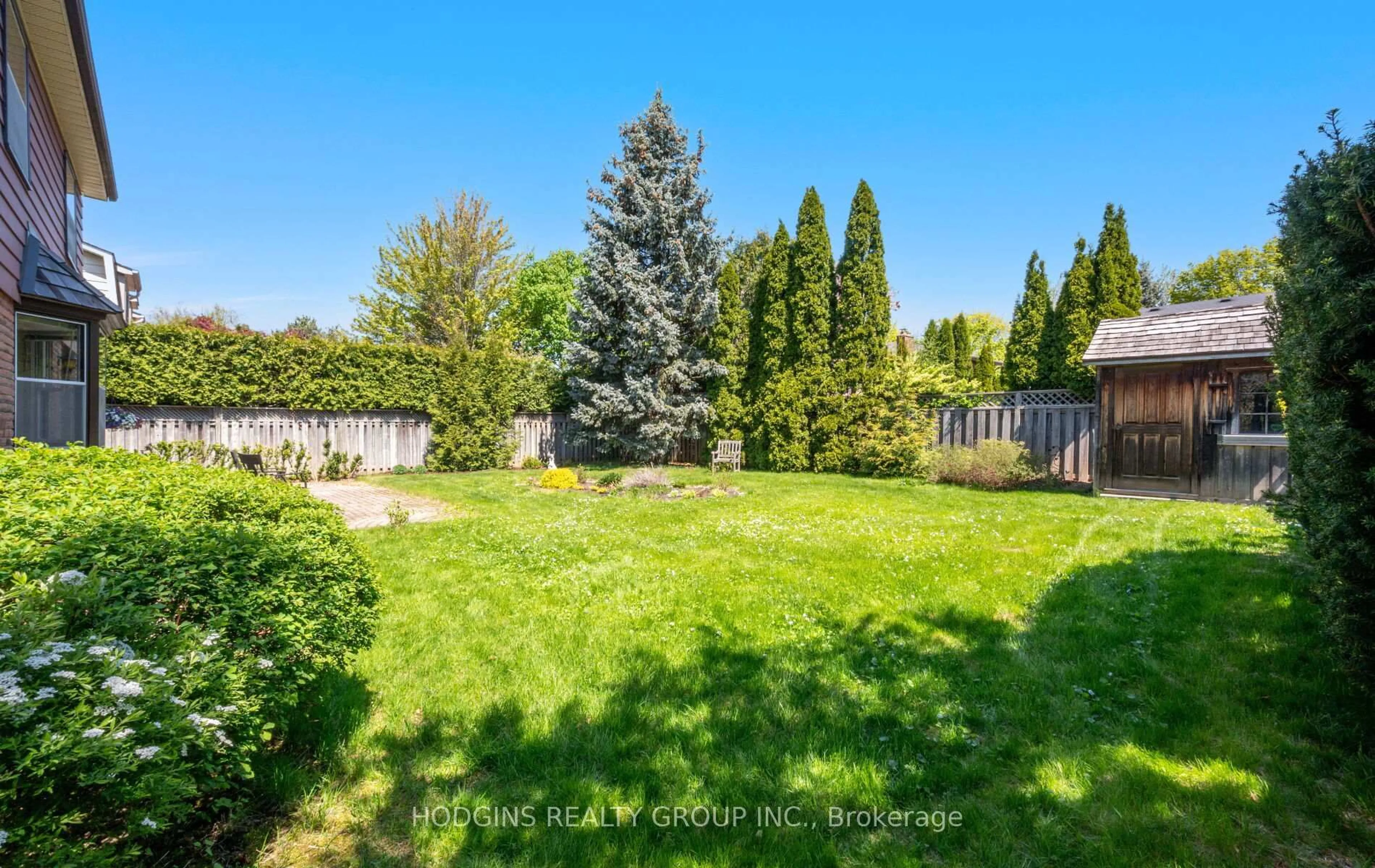 Patio, forest/trees view for 2547 King Richard's Pl, Mississauga Ontario L5K 2H5