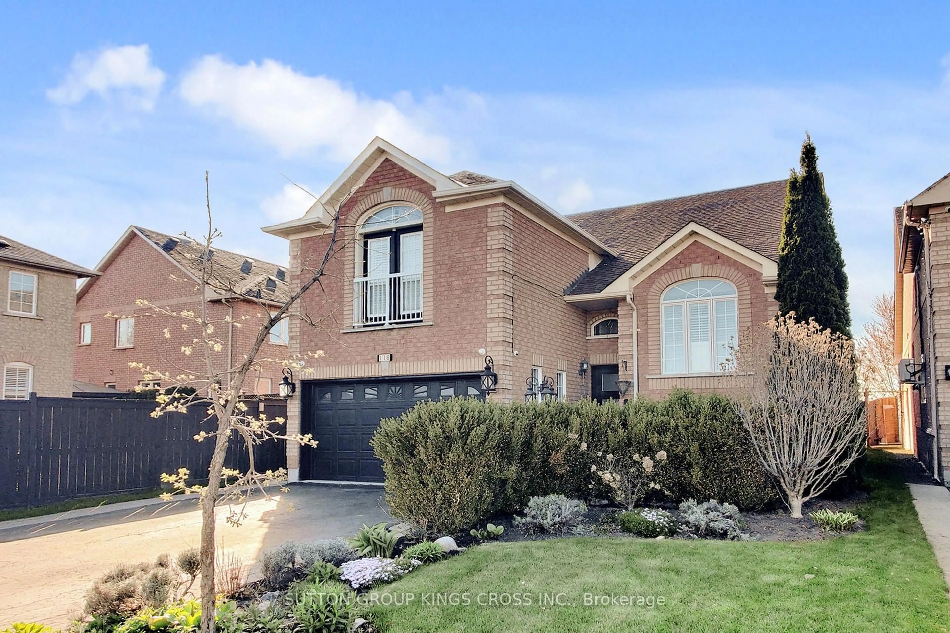 Home with brick exterior material, street for 118 Van Scott Dr, Brampton Ontario L7A 1N4