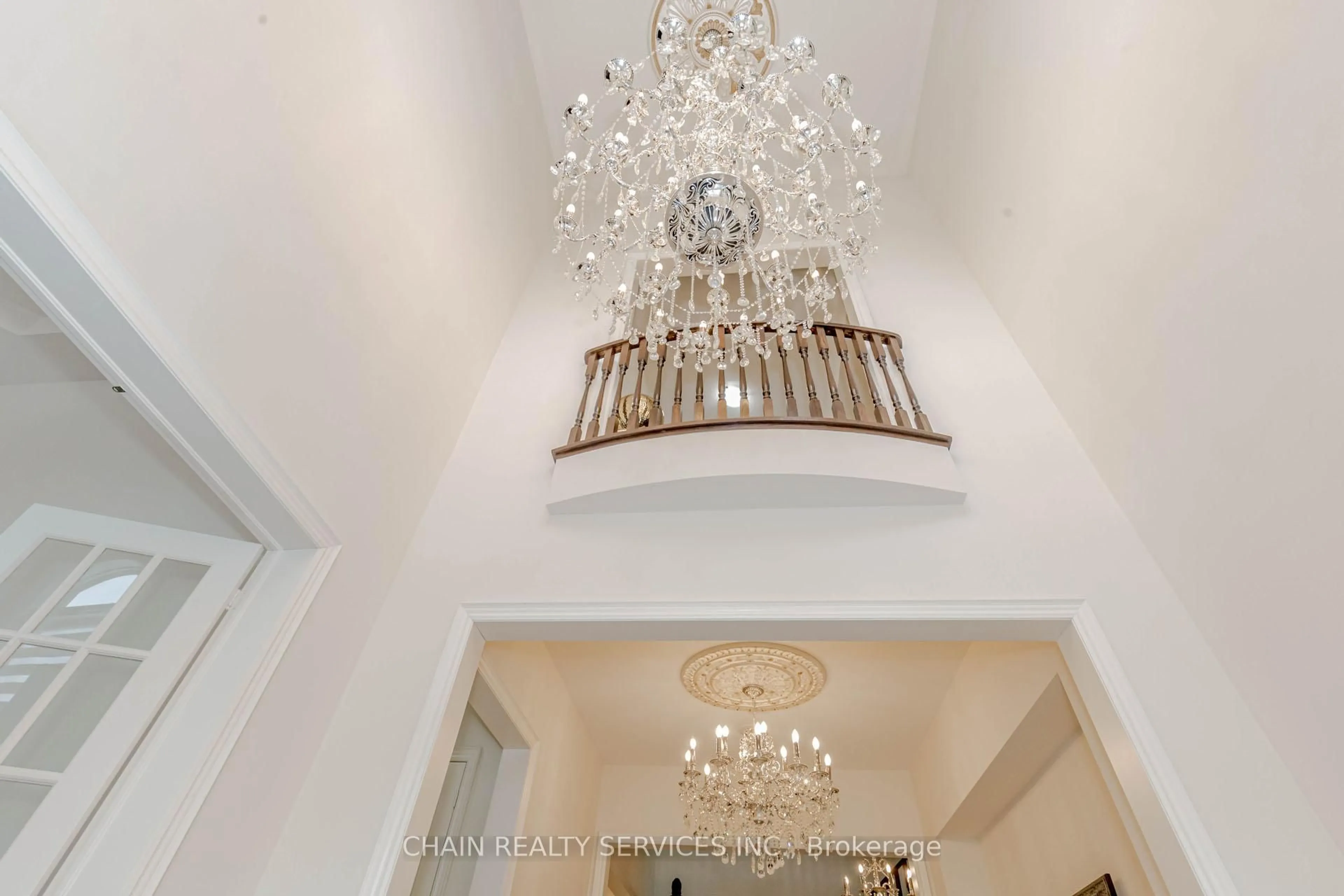 Indoor foyer for 7 Hagerman Rd, Brampton Ontario L6P 4C1