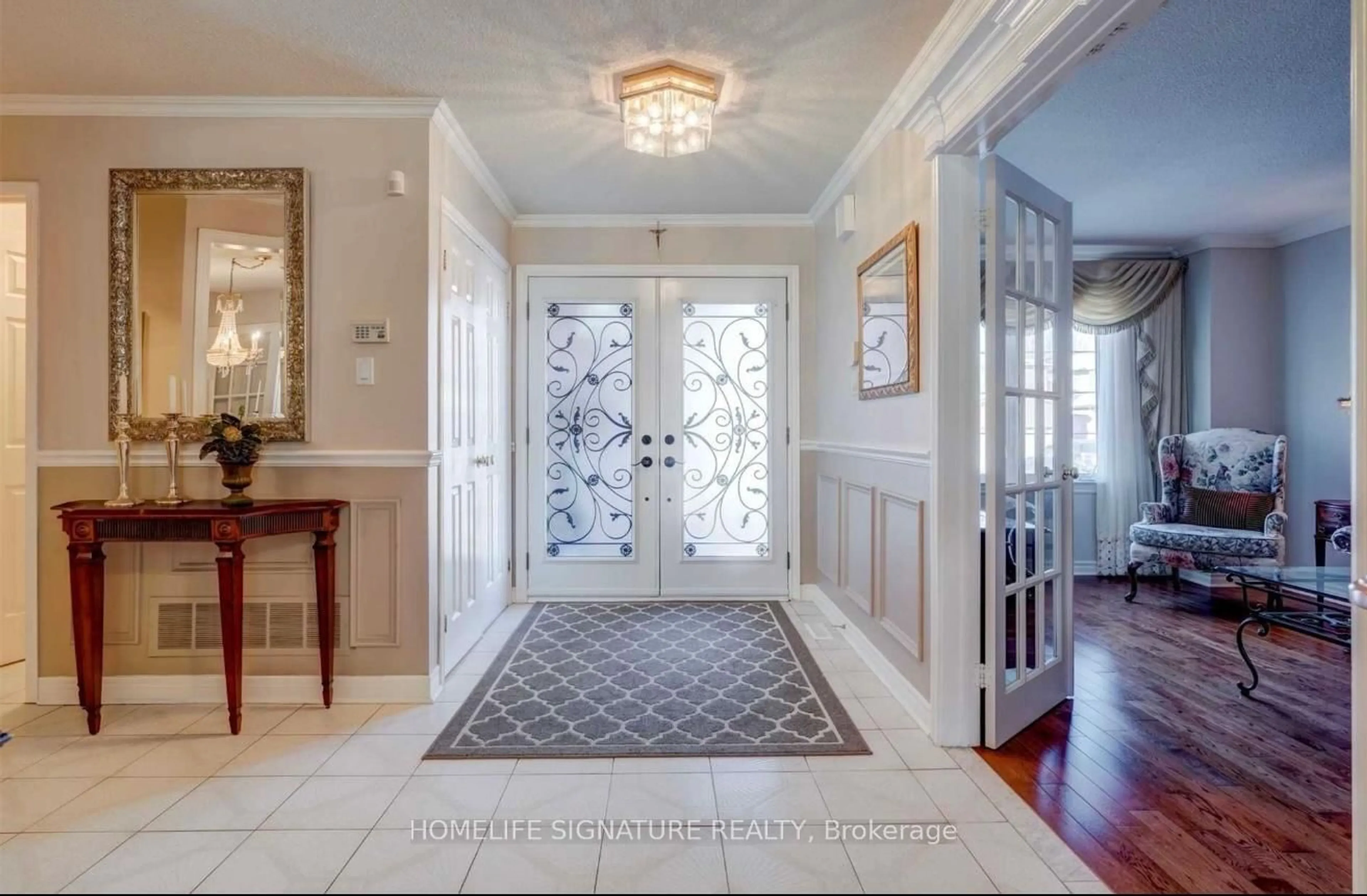 Indoor entryway for 75 Atkins Circ, Brampton Ontario L6X 4A9