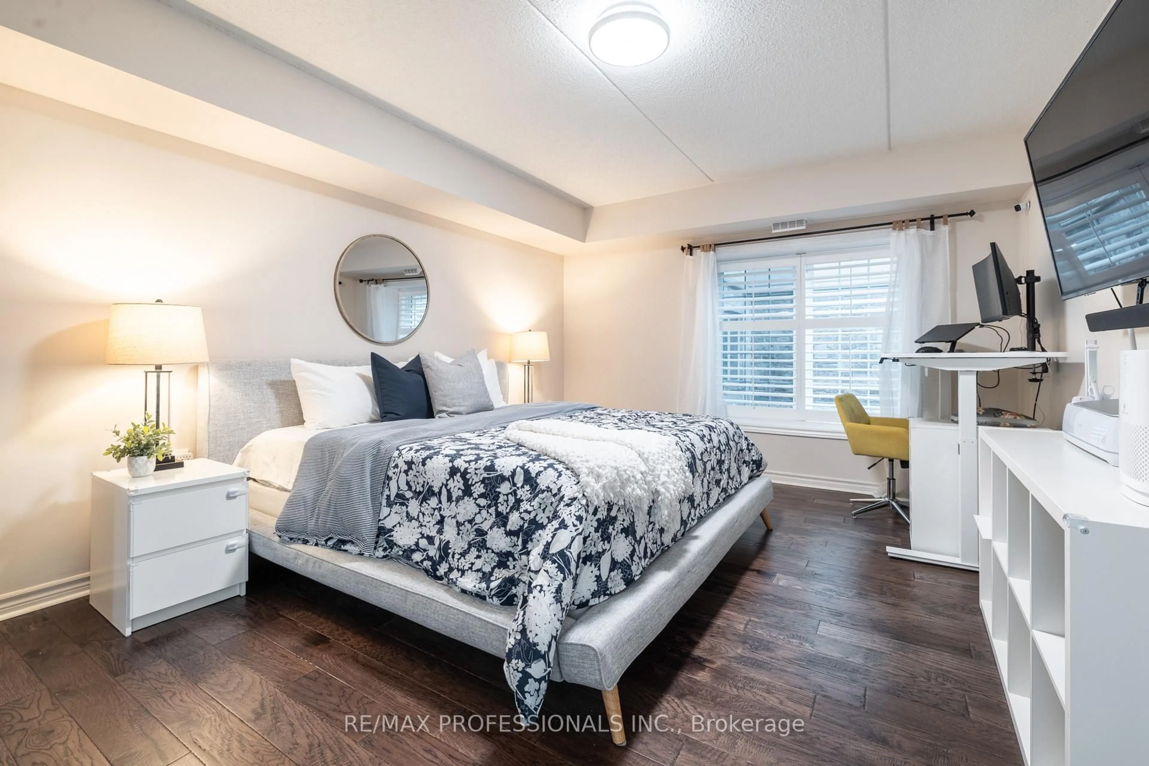 Bedroom with bed, unknown for 1440 Main St #108, Milton Ontario L9T 8W3