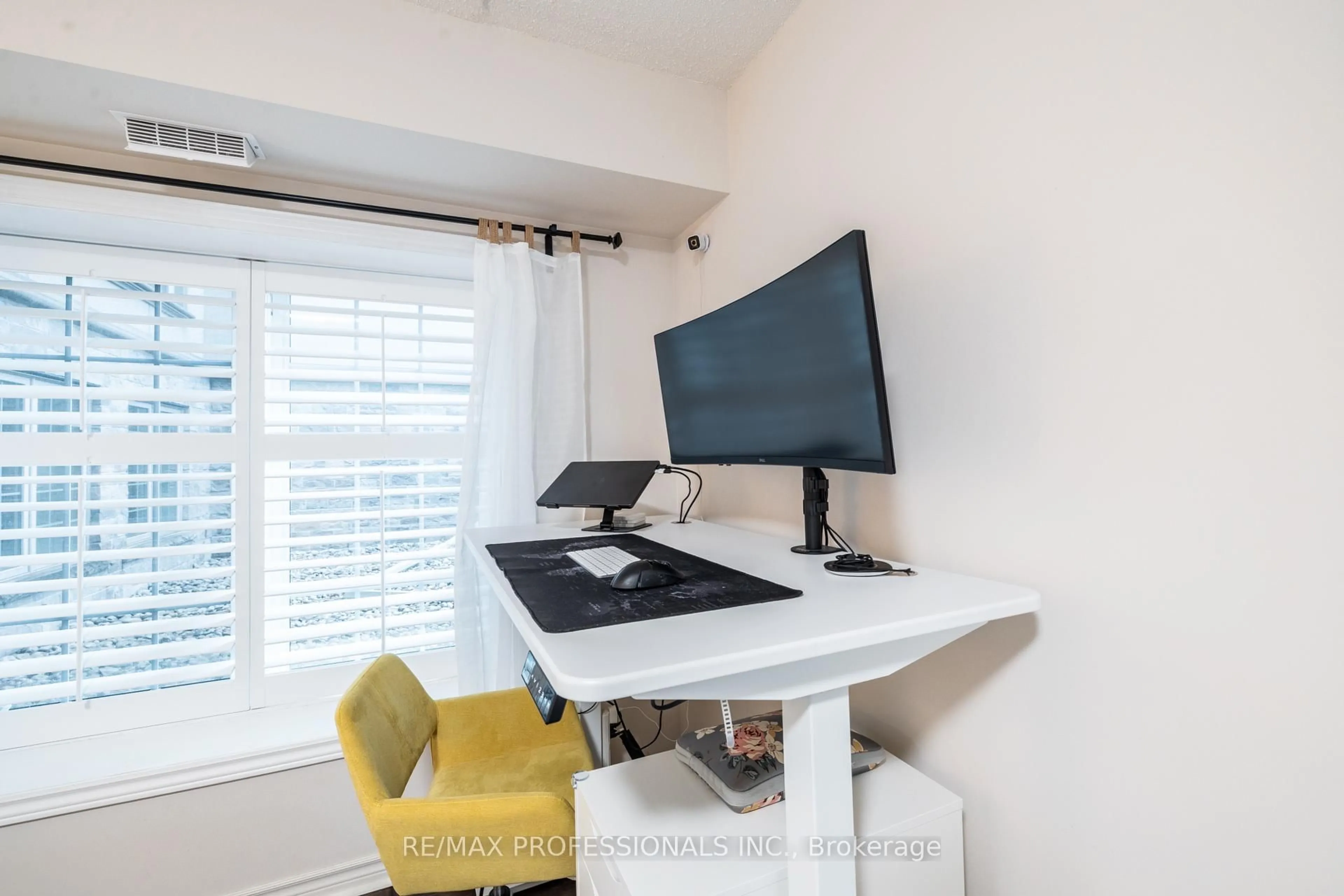 A pic of a room for 1440 Main St #108, Milton Ontario L9T 8W3