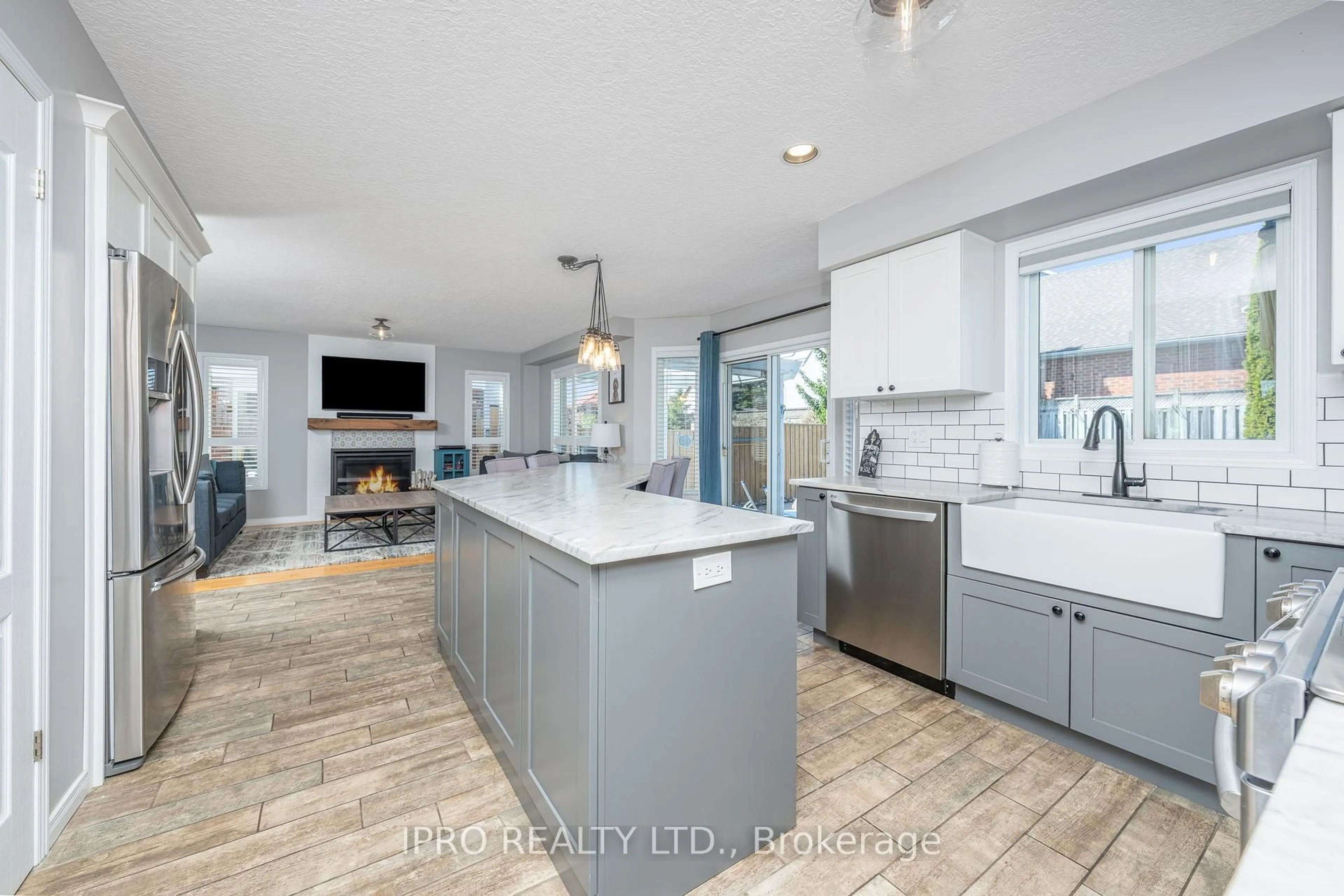 Open concept kitchen, ceramic/tile floor for 68 Hunter Rd, Orangeville Ontario L9W 5C5