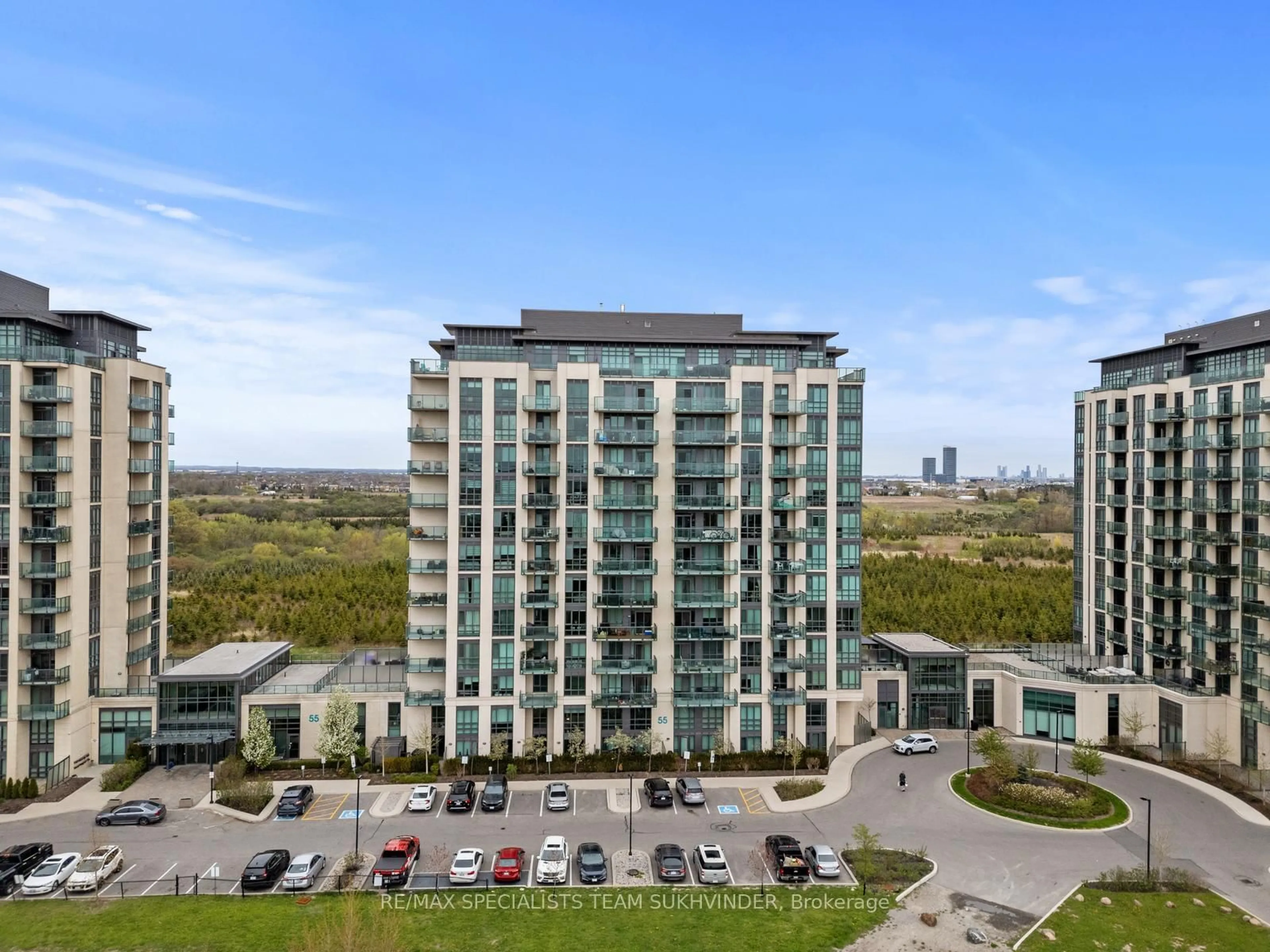 A pic from outside/outdoor area/front of a property/back of a property/a pic from drone, city buildings view from balcony for 55 Yorkland Blvd #107, Brampton Ontario L6P 4K9