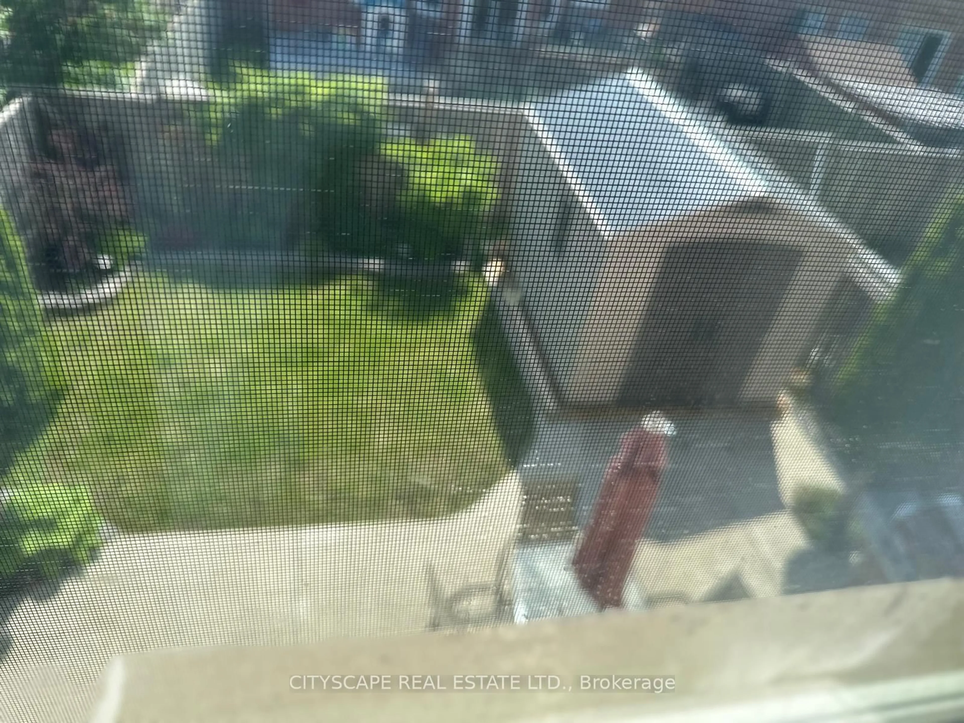 Blurry image for 973 Applecroft Circ, Mississauga Ontario L5V 2A5