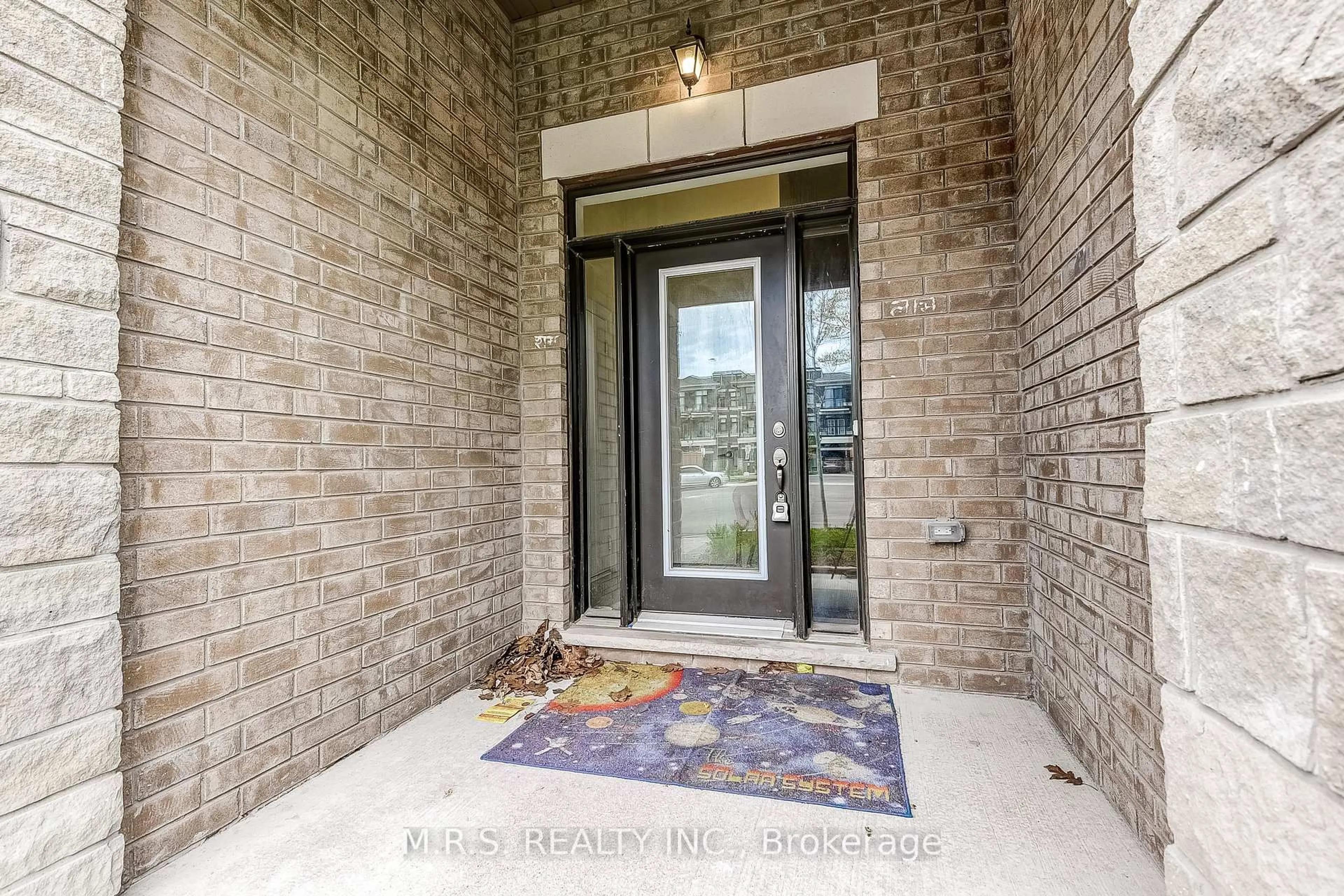 Indoor entryway for 24 Tarmola Park Crt, Toronto Ontario M9L 0A6