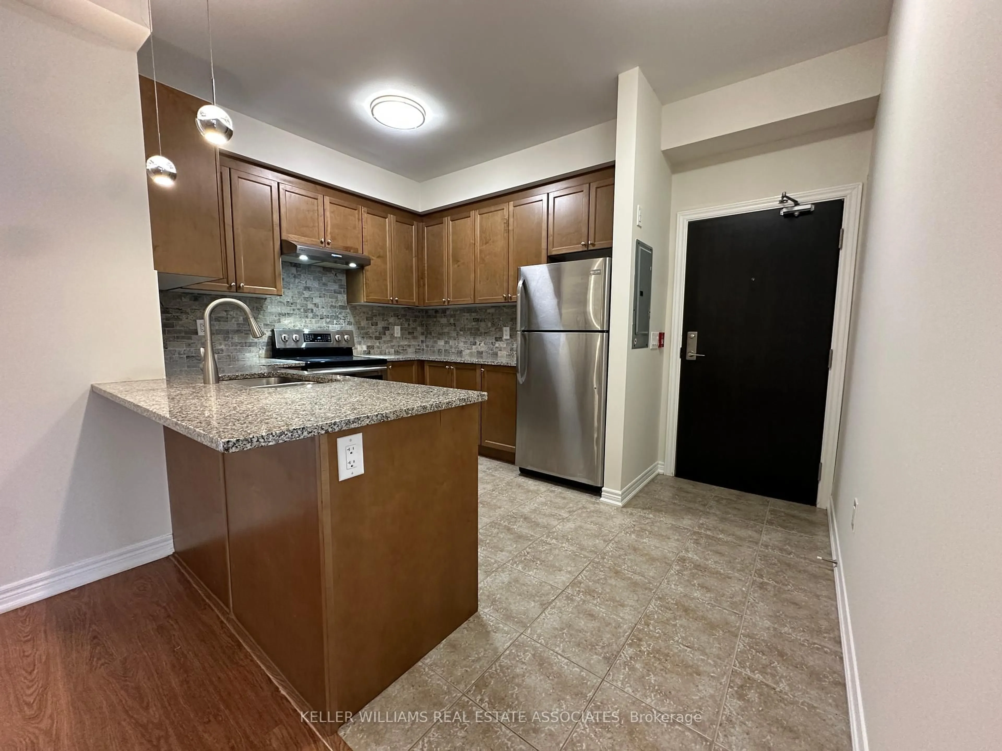 Standard kitchen, unknown for 269 Georgian Dr #108, Oakville Ontario L6H 0H1