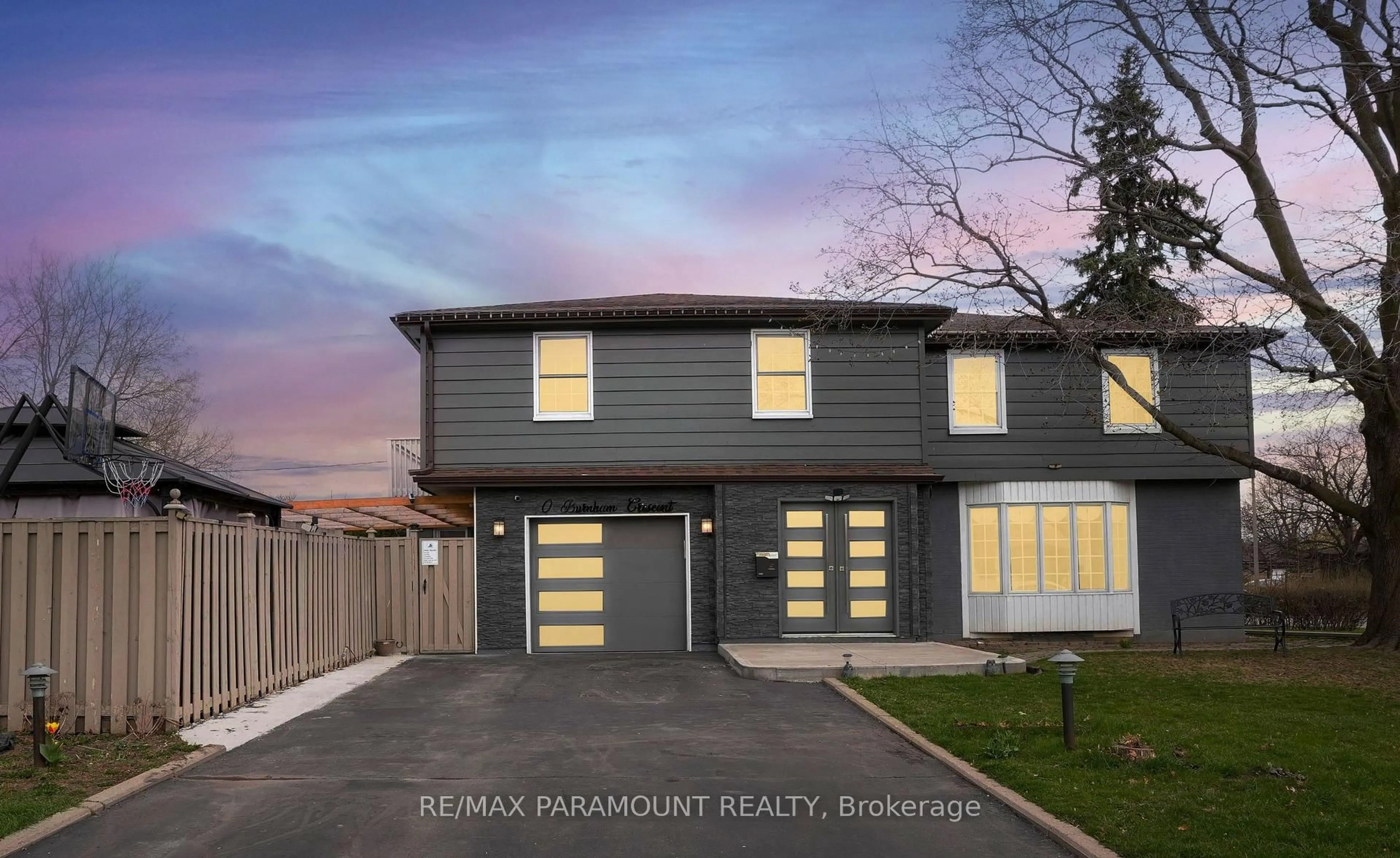 A pic from outside/outdoor area/front of a property/back of a property/a pic from drone, street for 10 Burnham Cres, Brampton Ontario L6T 2L2