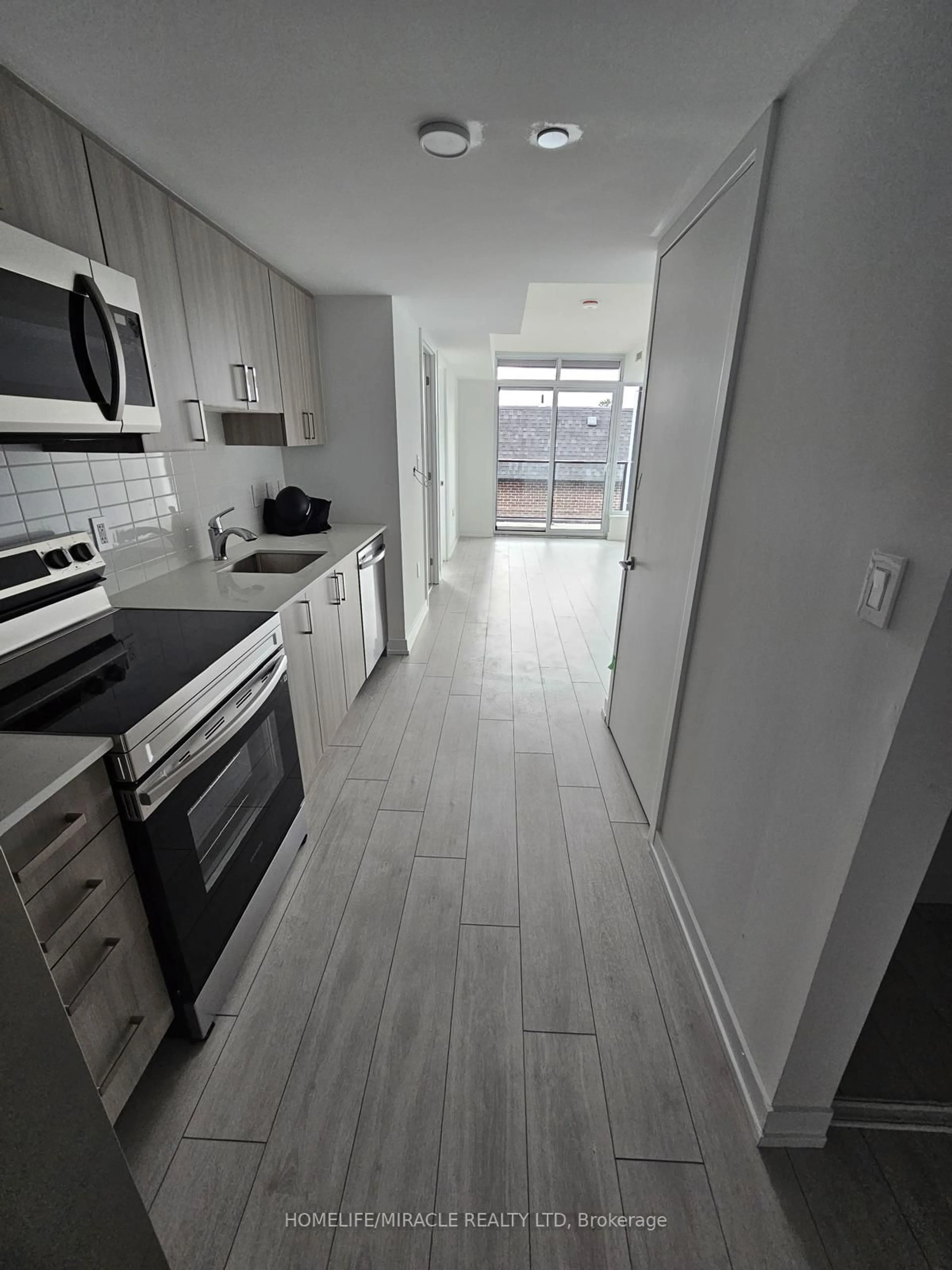 Standard kitchen, unknown for 556 Marlee Ave, Toronto Ontario M6B 3J3