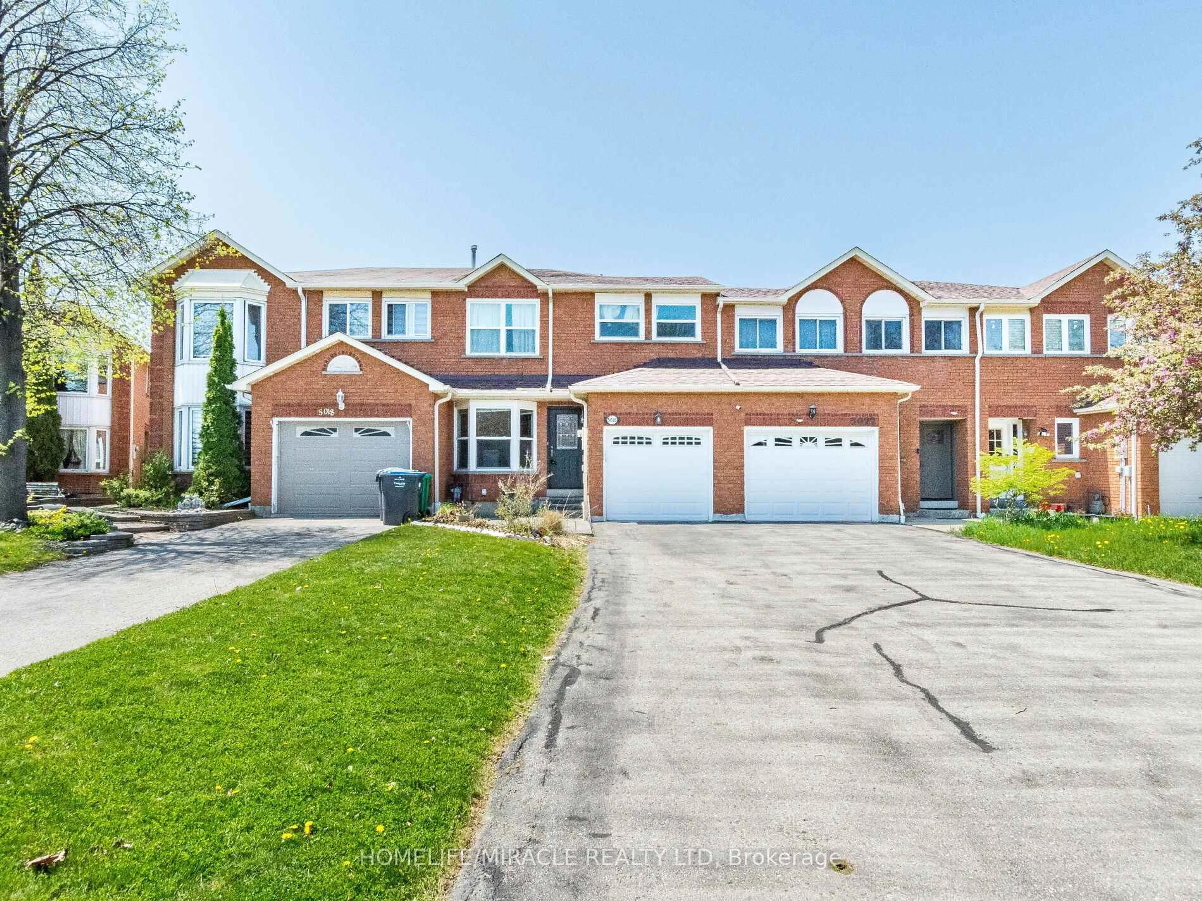 Home with brick exterior material, street for 5020 Northern Lights Circ, Mississauga Ontario L5R 2P6