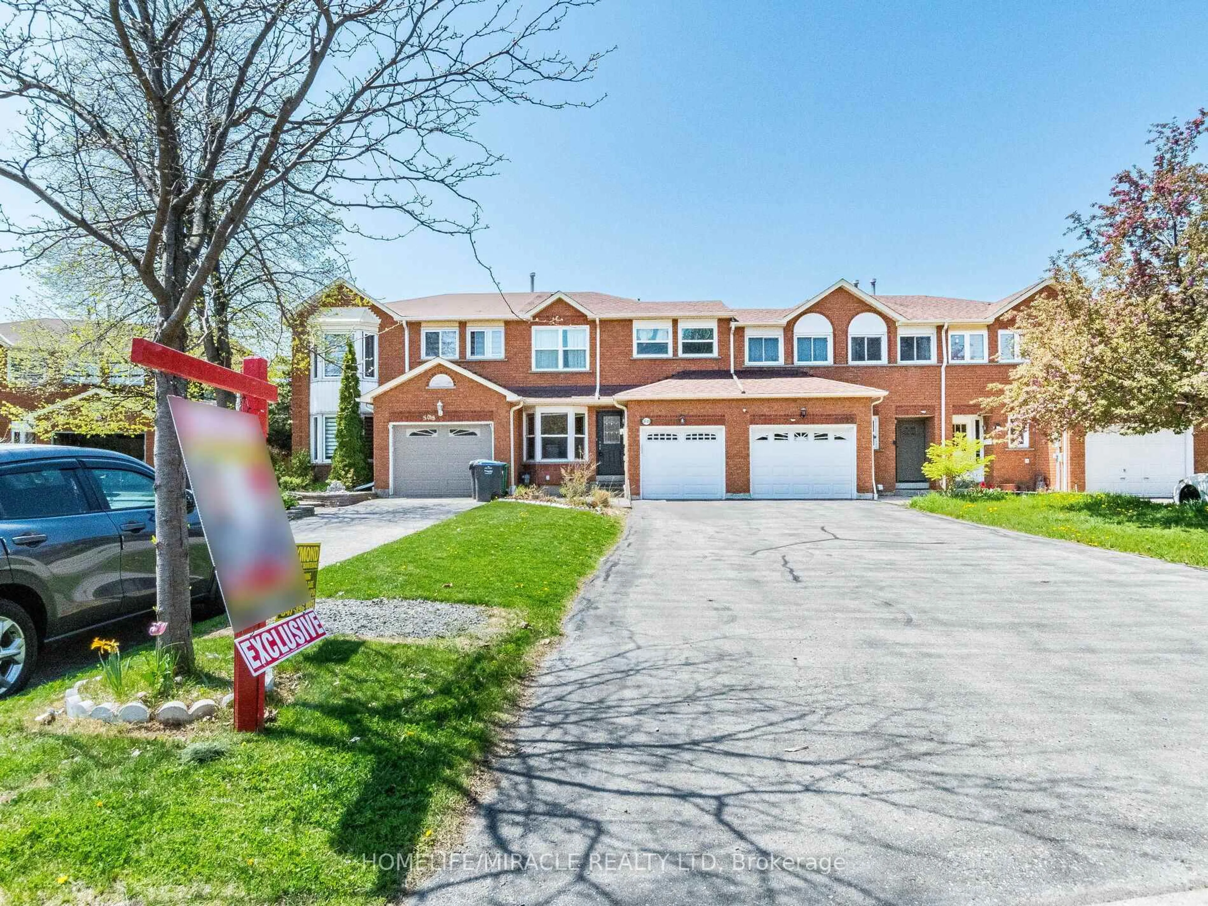Home with brick exterior material, street for 5020 Northern Lights Circ, Mississauga Ontario L5R 2P6