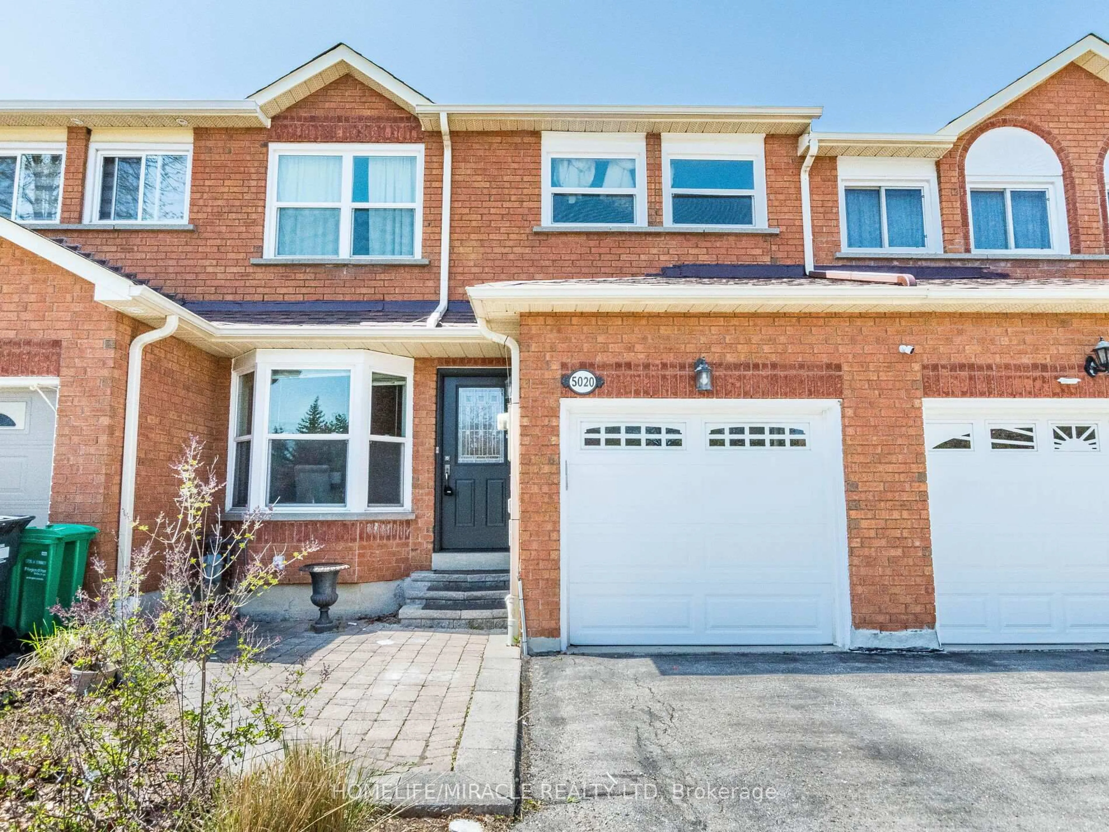 Home with brick exterior material, street for 5020 Northern Lights Circ, Mississauga Ontario L5R 2P6