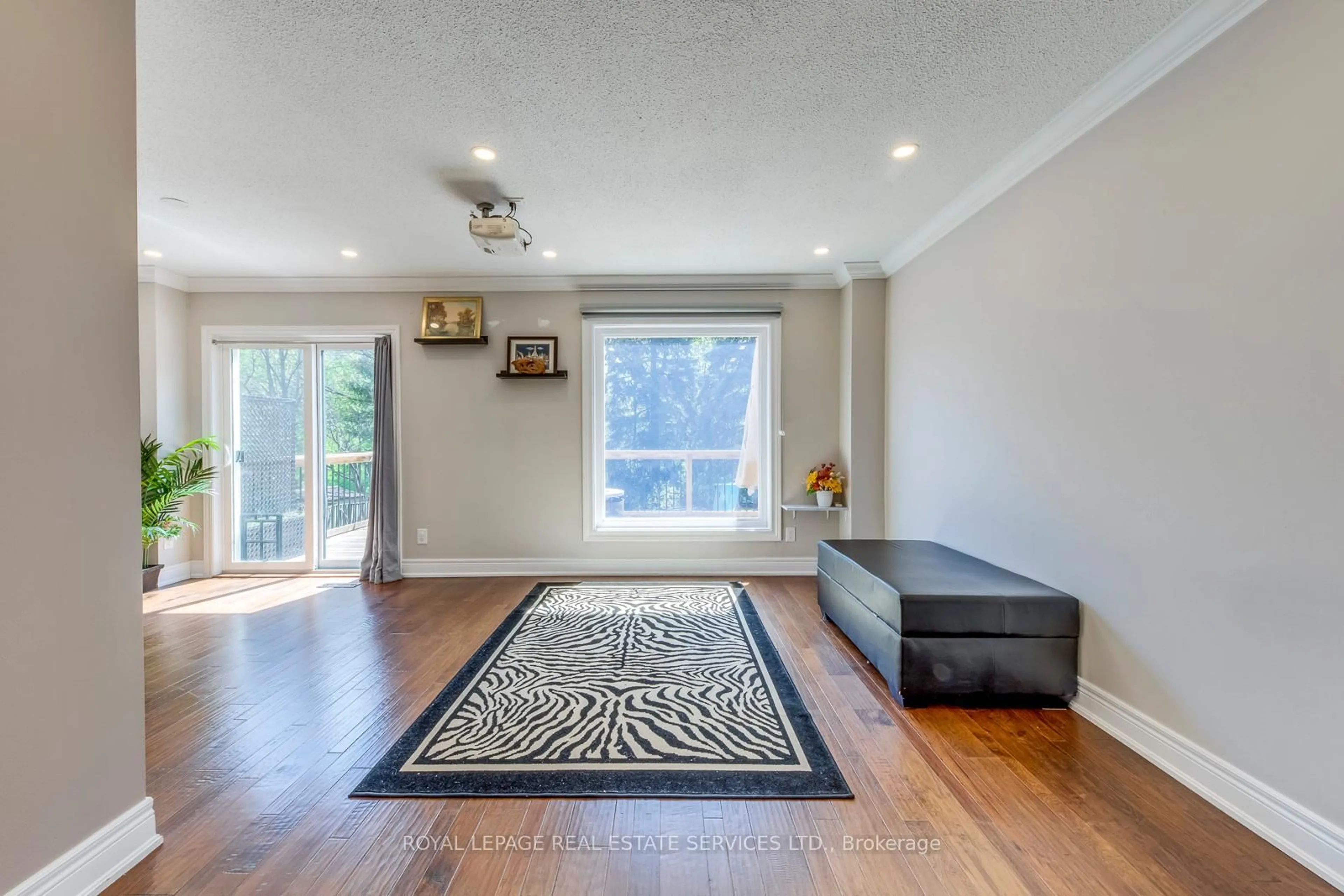 Unknown for 5927 Pagosa Crt, Mississauga Ontario L5M 2M8