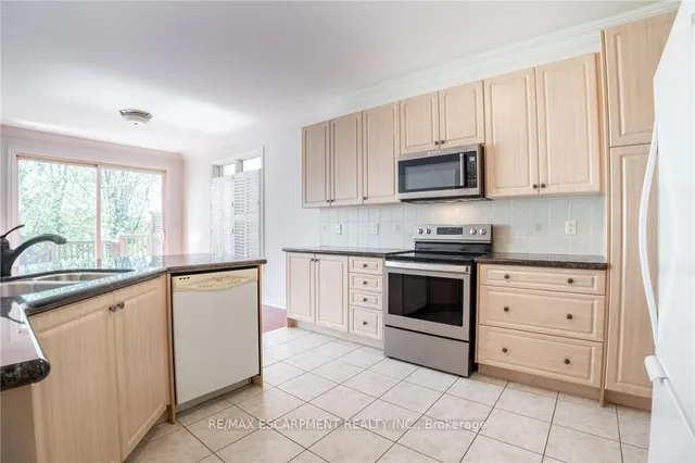 Additional property image - 4198 Kane Cres