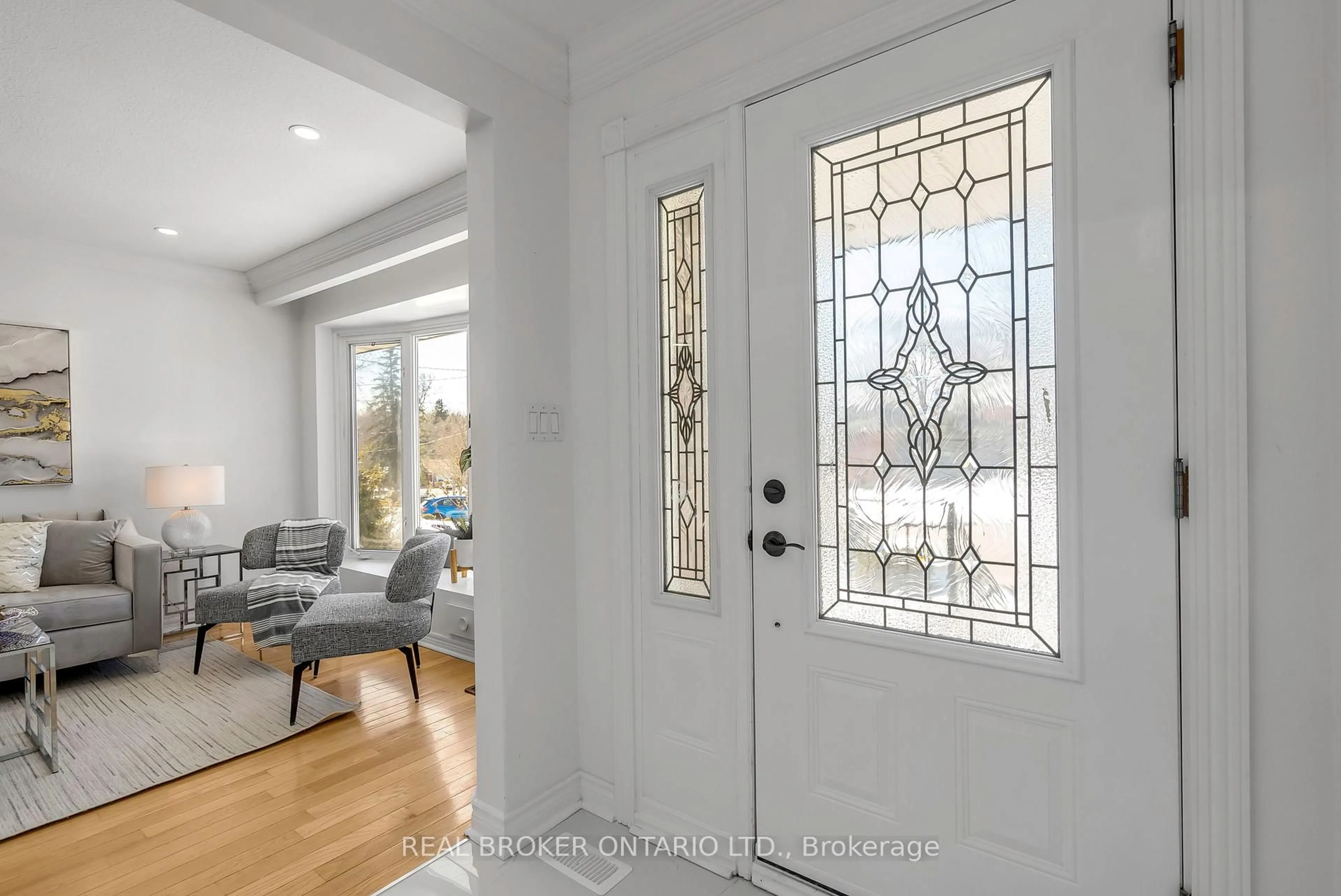 Indoor entryway for 3465 Orion Cres, Mississauga Ontario L5C 2H7