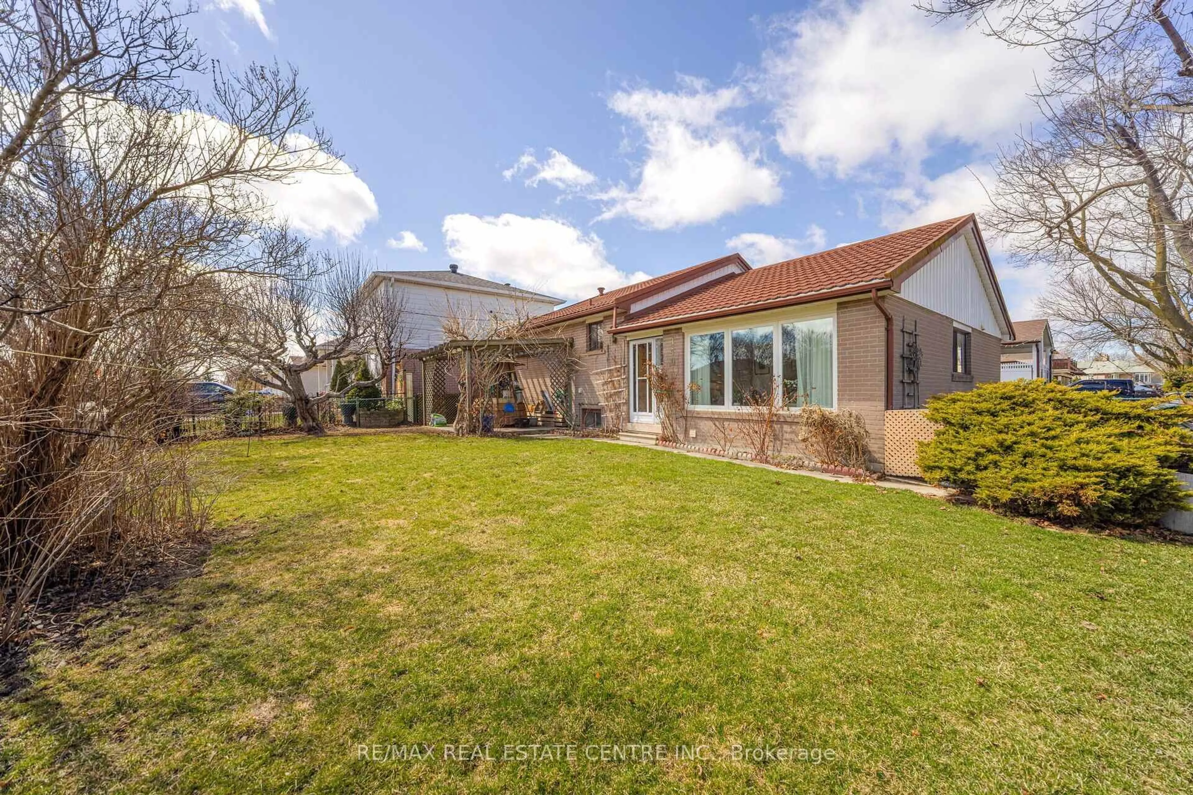 A pic from outside/outdoor area/front of a property/back of a property/a pic from drone, street for 140 Vodden St, Brampton Ontario L6V 1M5
