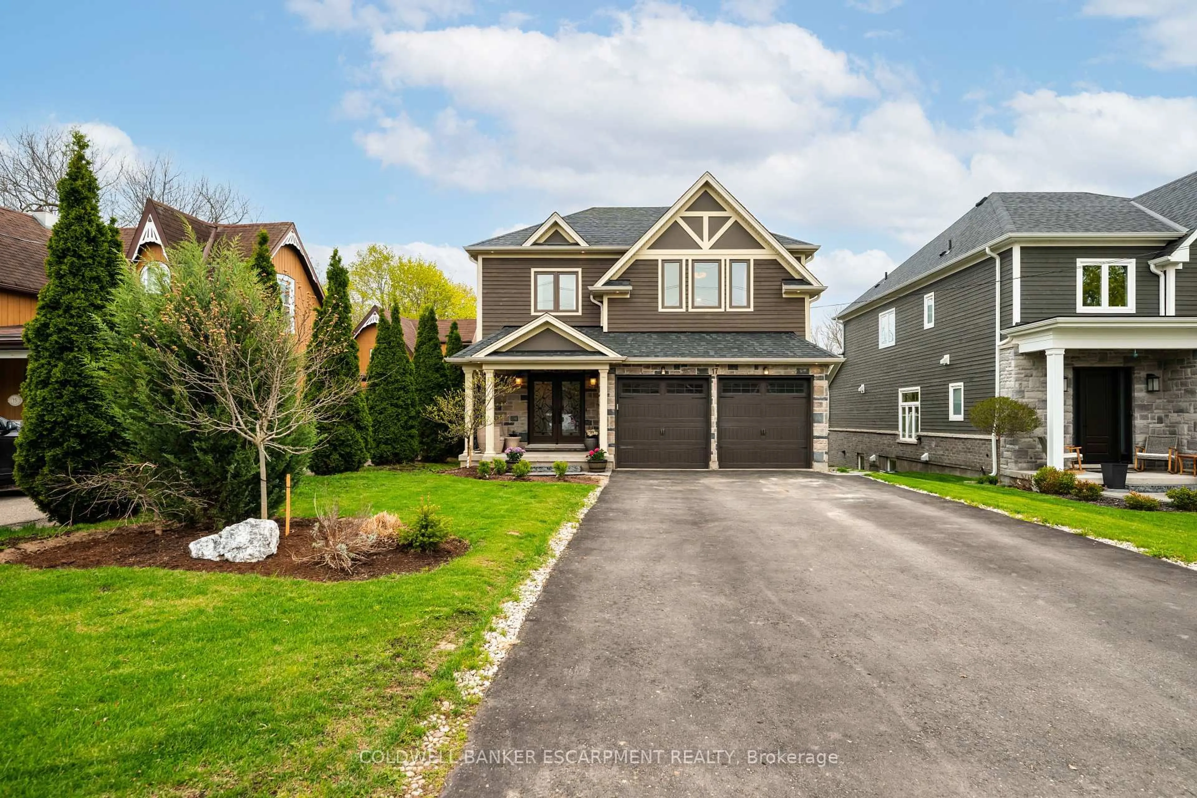 Home with brick exterior material, street for 17 Ontario St, Halton Hills Ontario L7G 3K5
