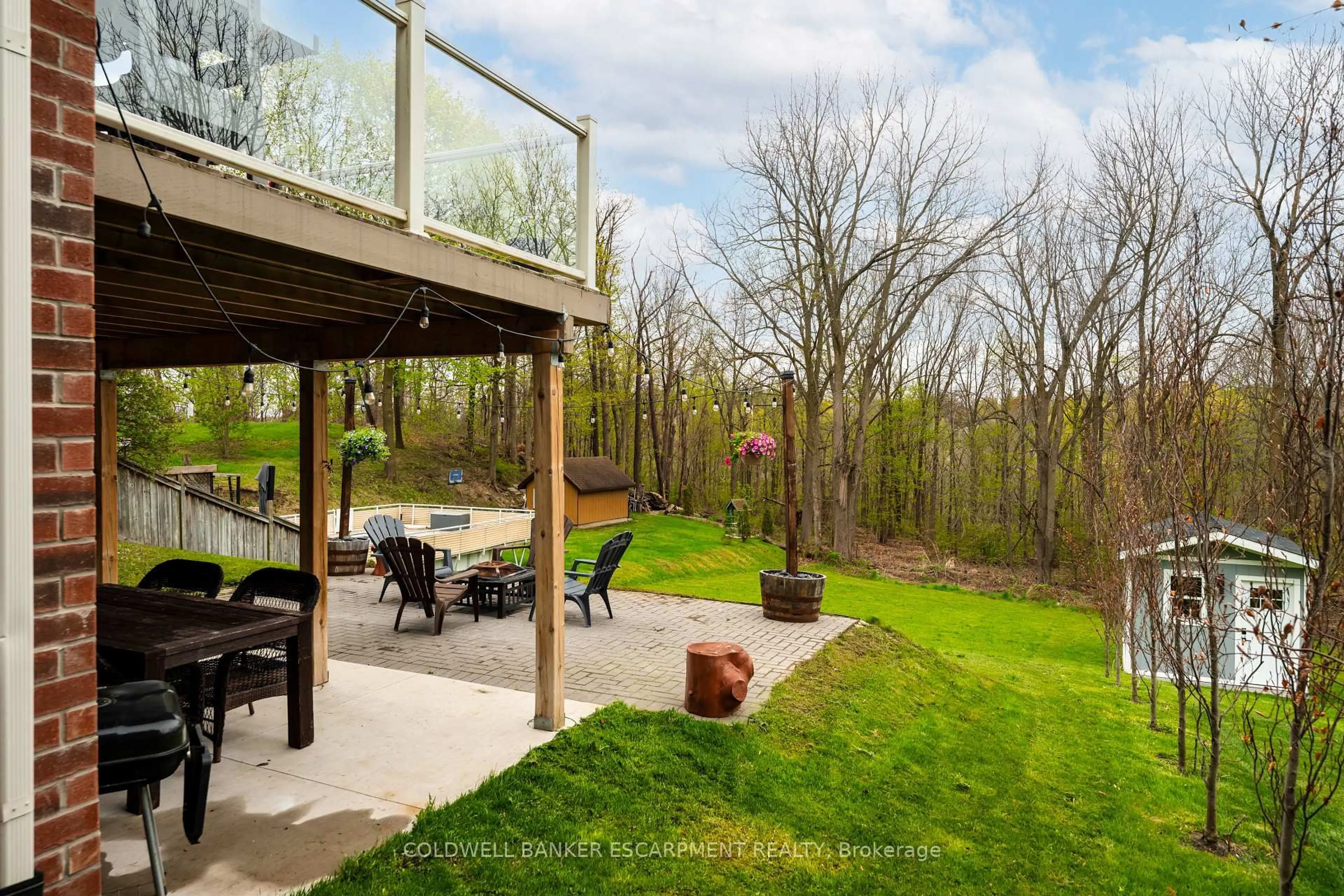 Patio, water/lake/river/ocean view for 17 Ontario St, Halton Hills Ontario L7G 3K5