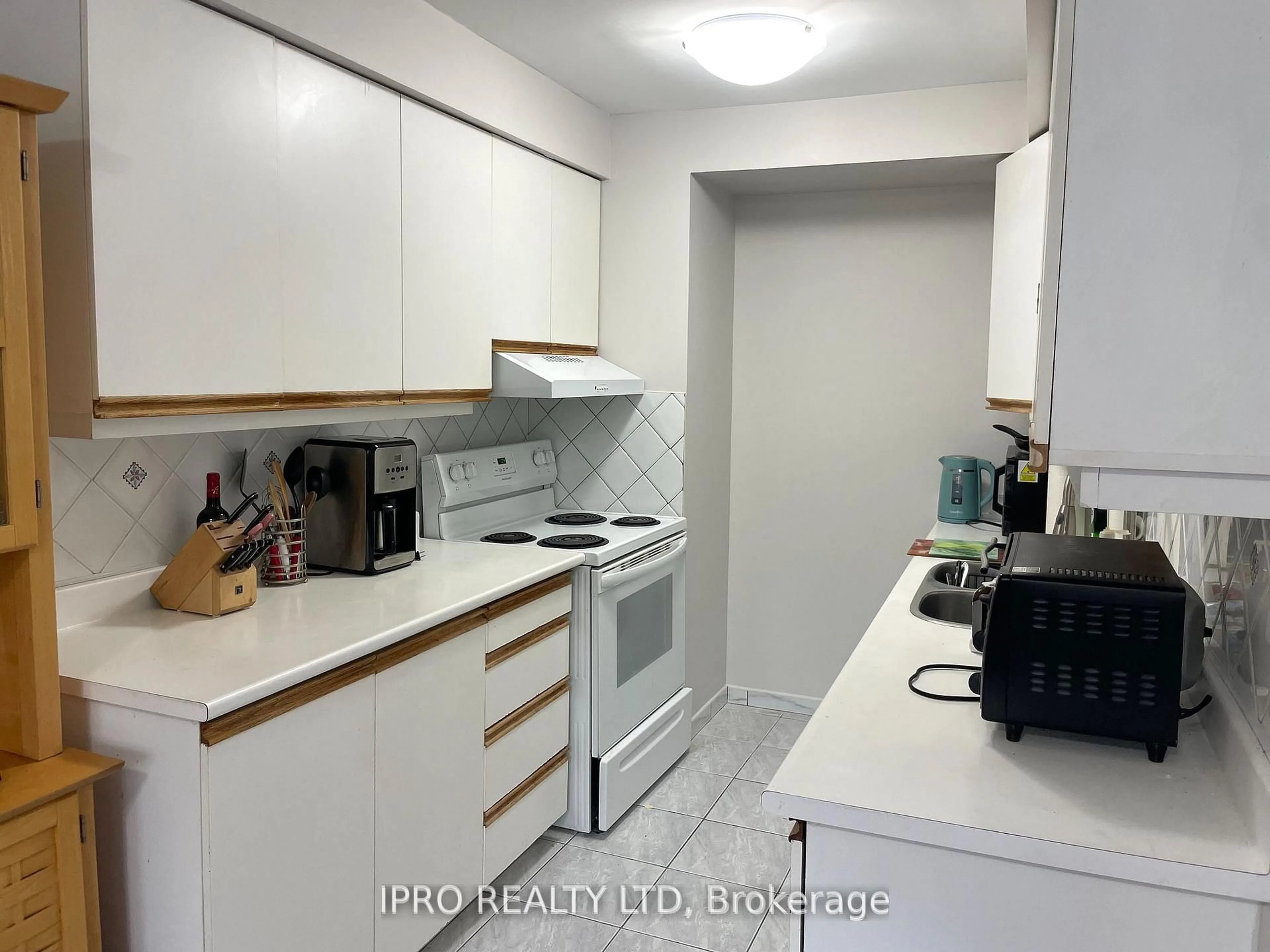 Standard kitchen, unknown for 66 Carleton Pl #66, Brampton Ontario L6T 3Z4
