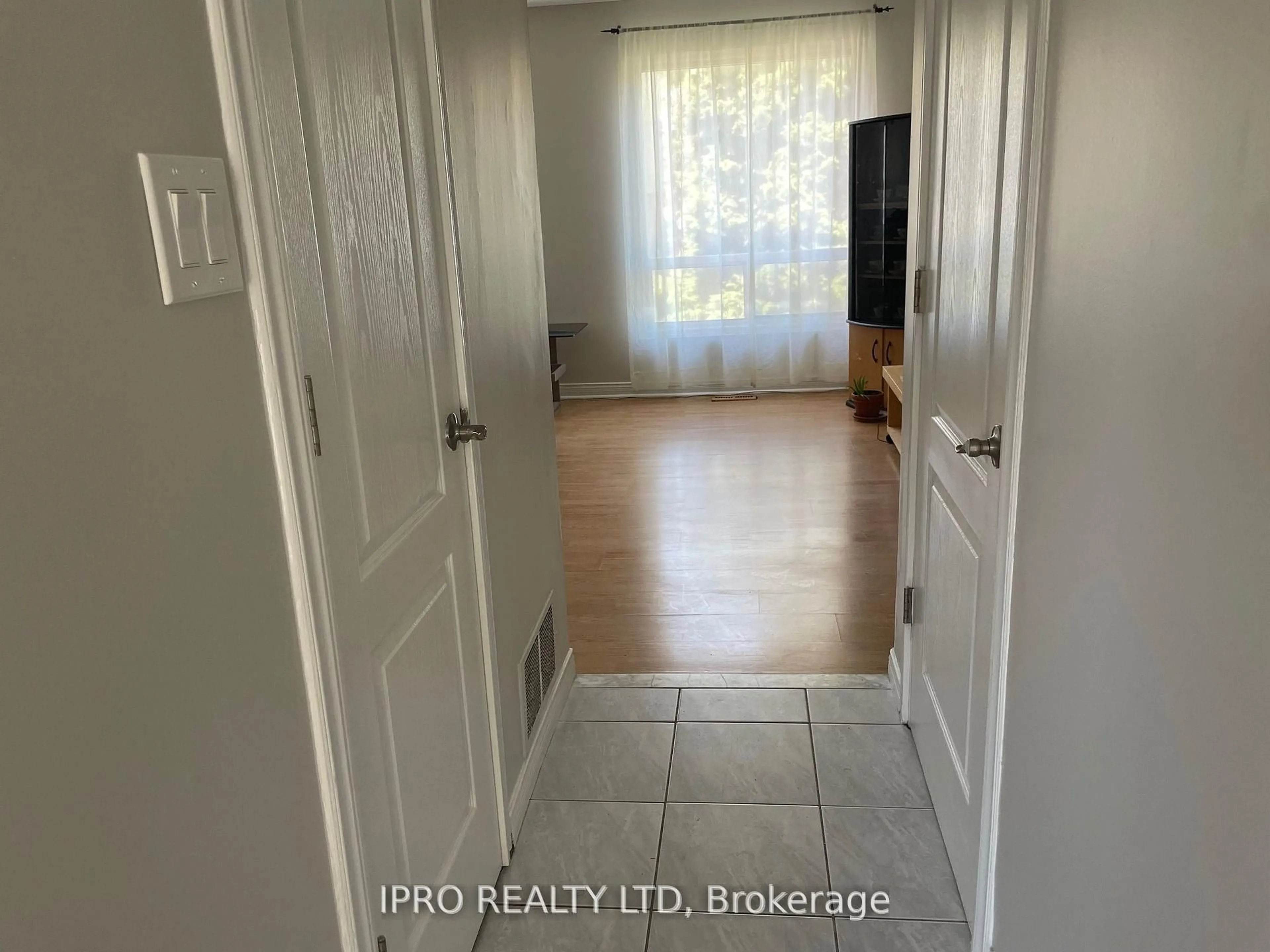 Indoor entryway for 66 Carleton Pl #66, Brampton Ontario L6T 3Z4