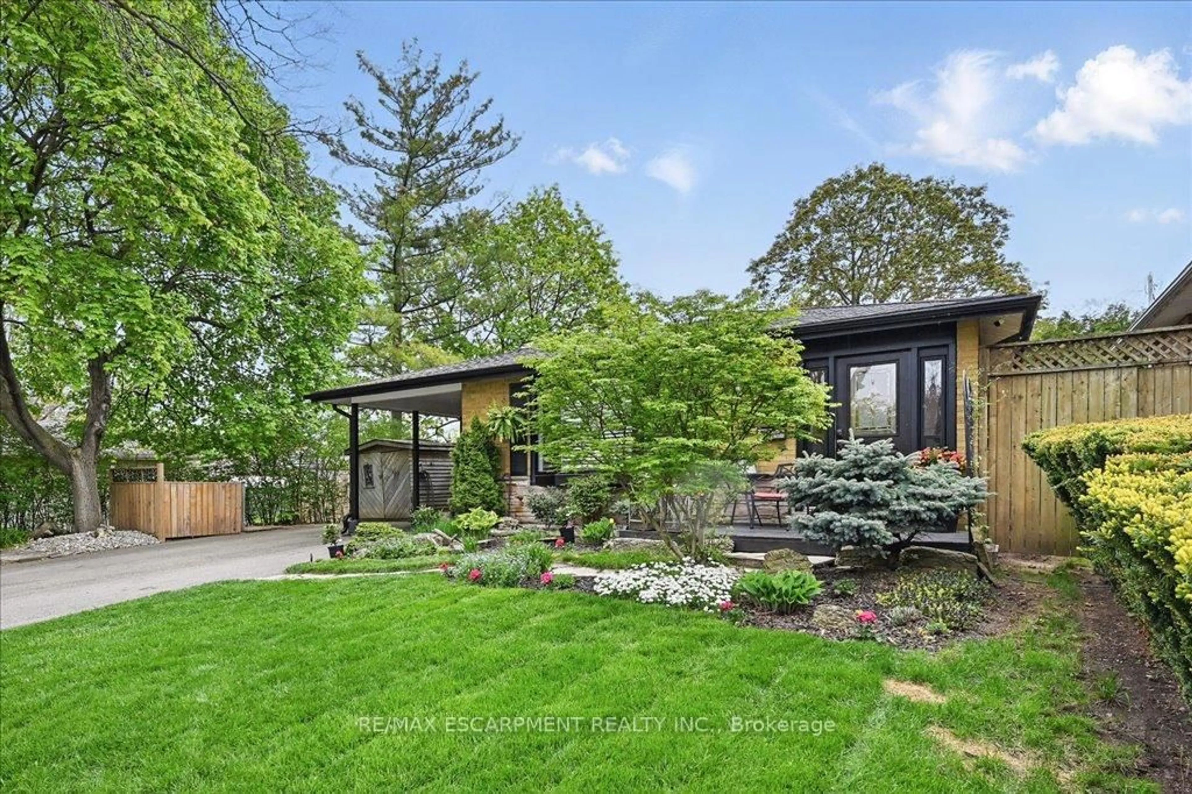 Unknown for 747 MULLIN Way, Burlington Ontario L7L 4J8