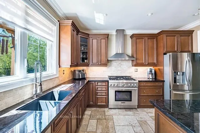 Additional property image - 417 Gooch Cres
