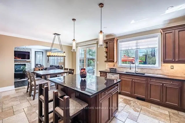 Additional property image - 417 Gooch Cres