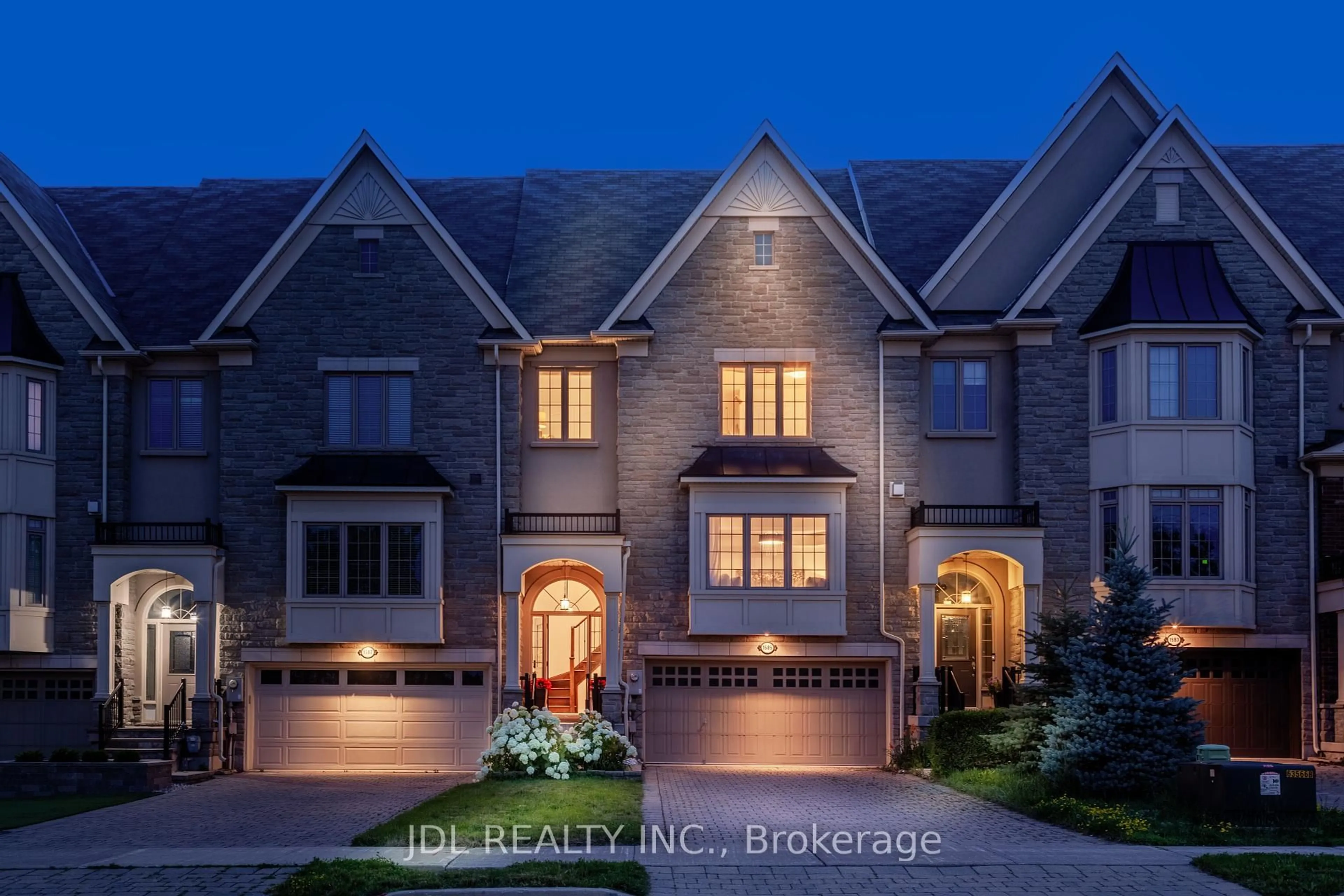 Home with brick exterior material, street for 1585 Eglinton Ave, Mississauga Ontario L5M 7C1