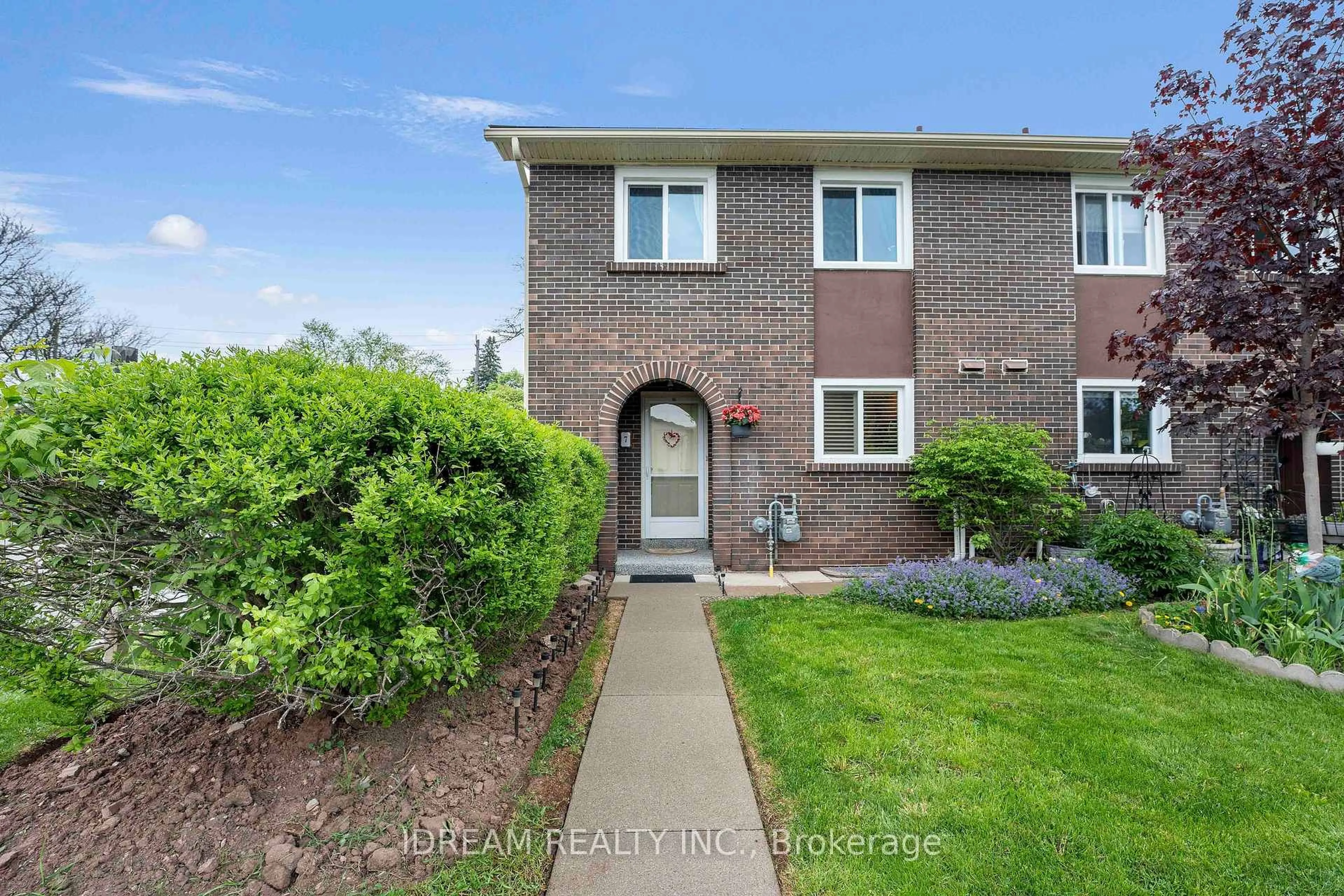 Home with brick exterior material, street for 1440 Sixth Line #7, Oakville Ontario L6H 1X7