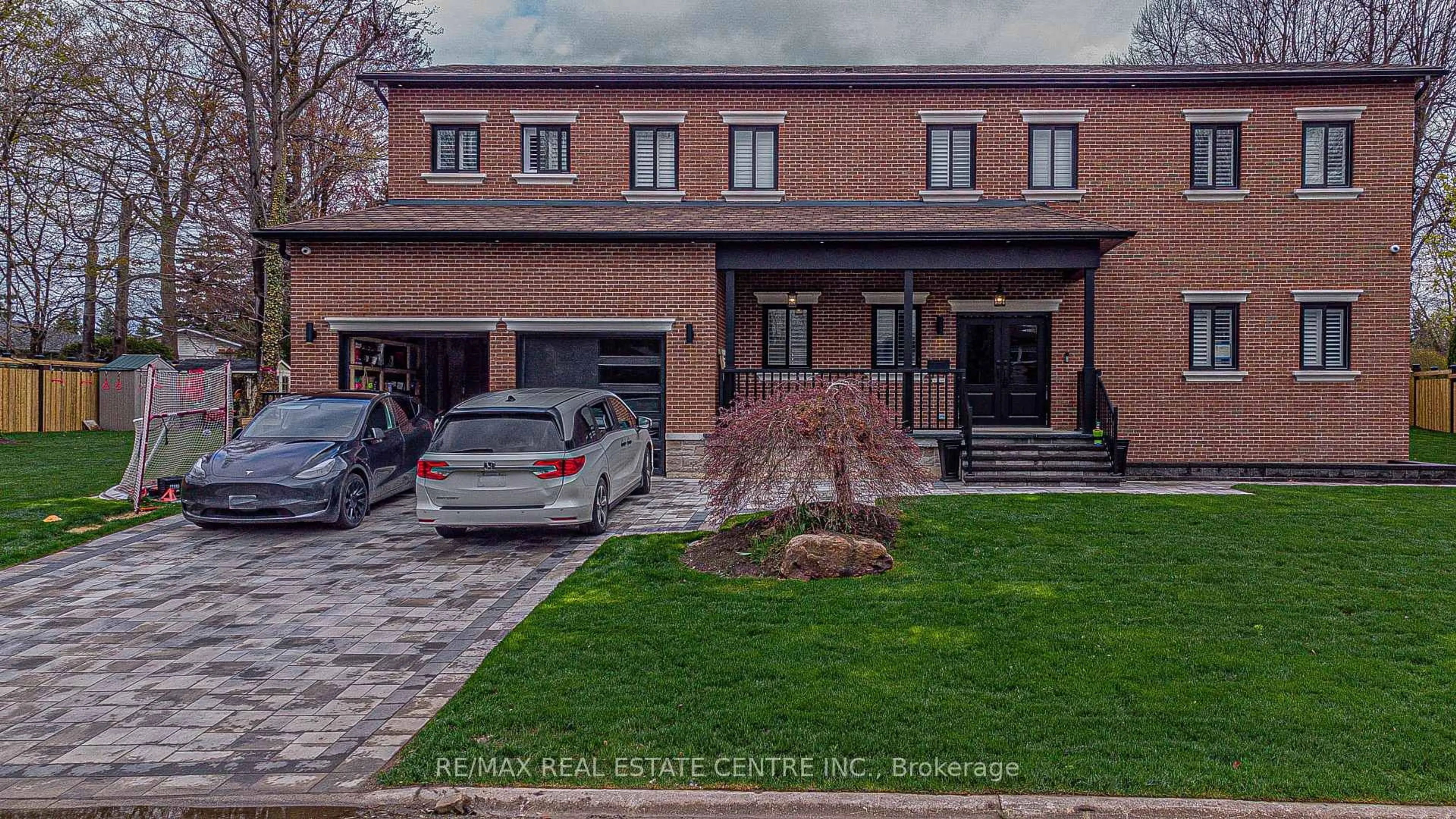Home with brick exterior material, street for 1 Hawthorn Cres, Brampton Ontario L6S 1A9