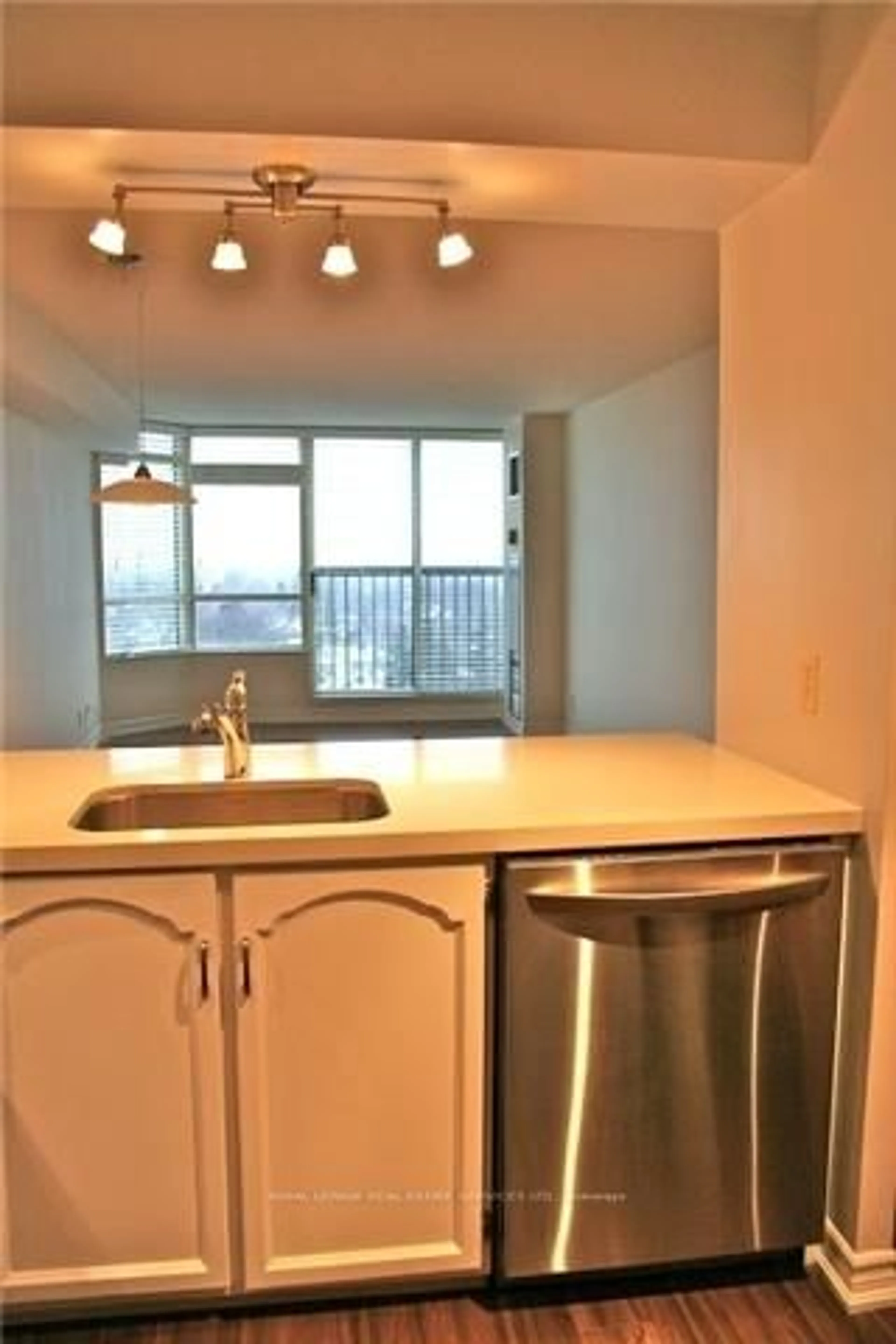 Standard kitchen, unknown for 1 Aberfoyle Cres #1007, Toronto Ontario M8X 2X8