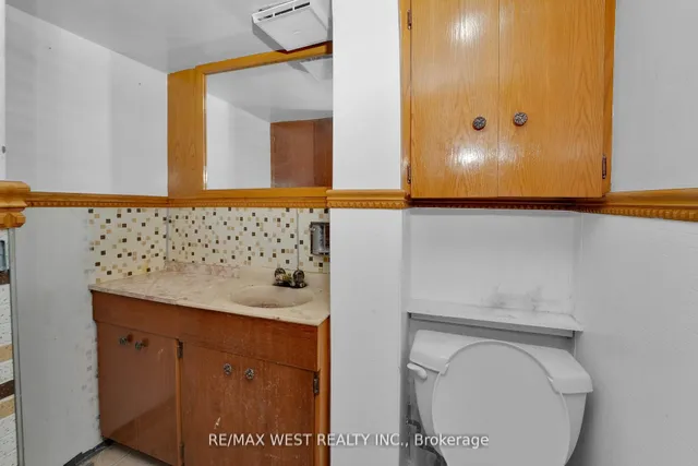 Additional property image - 661 Beresford Ave