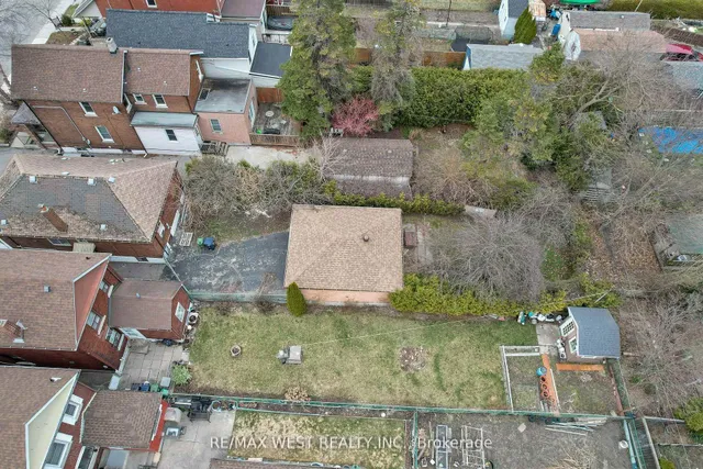 Additional property image - 661 Beresford Ave