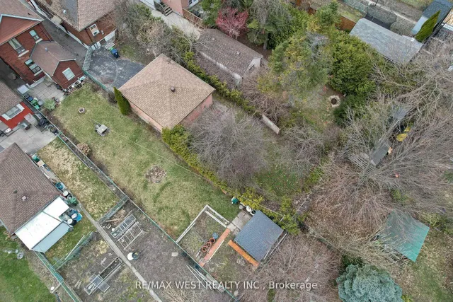 Additional property image - 661 Beresford Ave