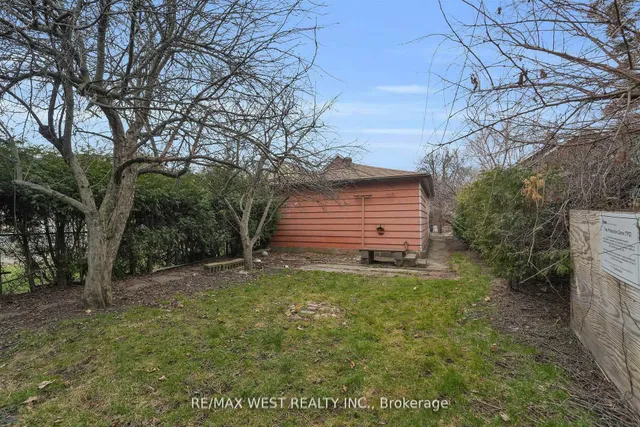 Additional property image - 661 Beresford Ave