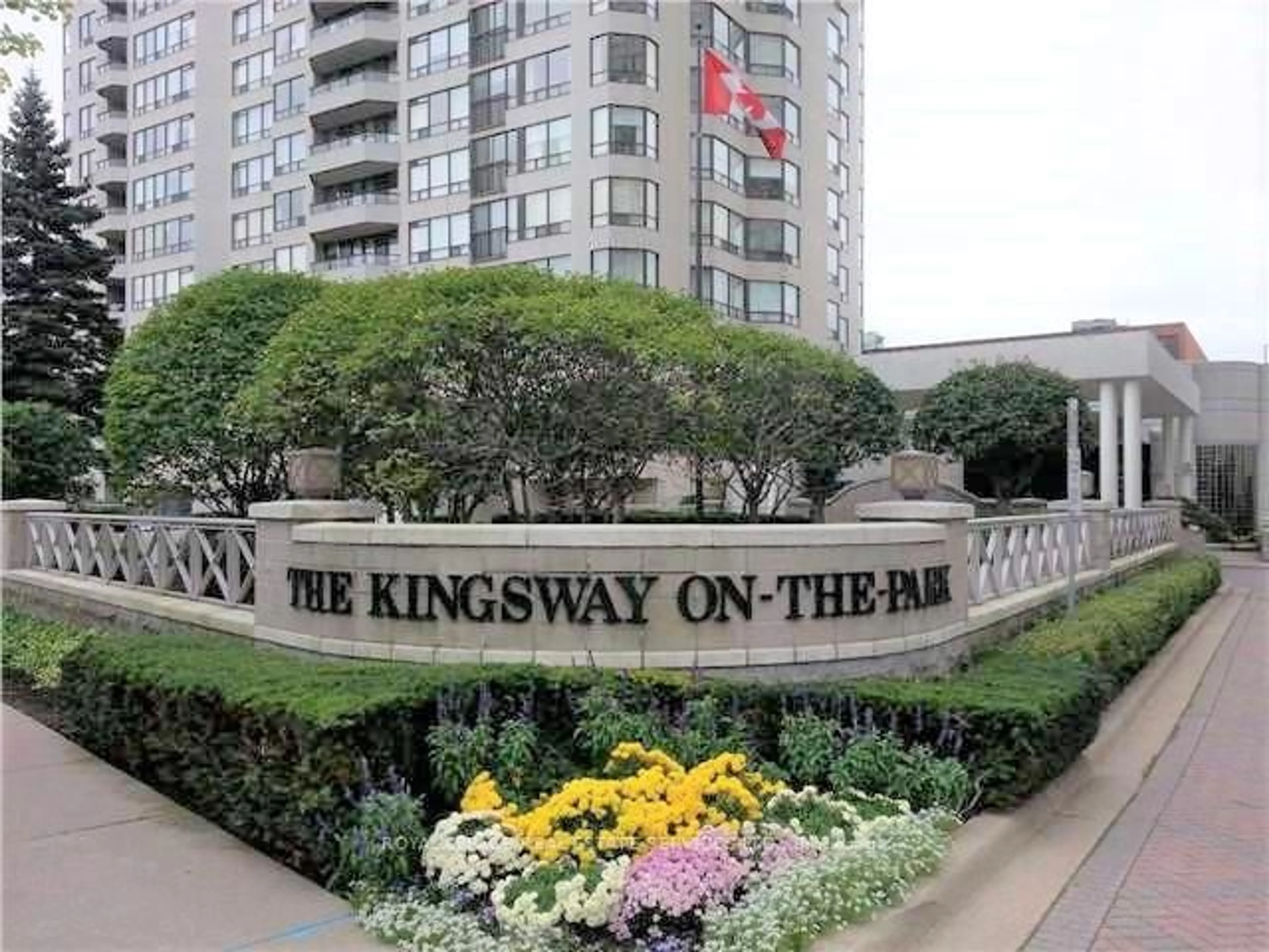 Indoor entryway for 1 Aberfoyle Cres #907, Toronto Ontario M8X 2X8