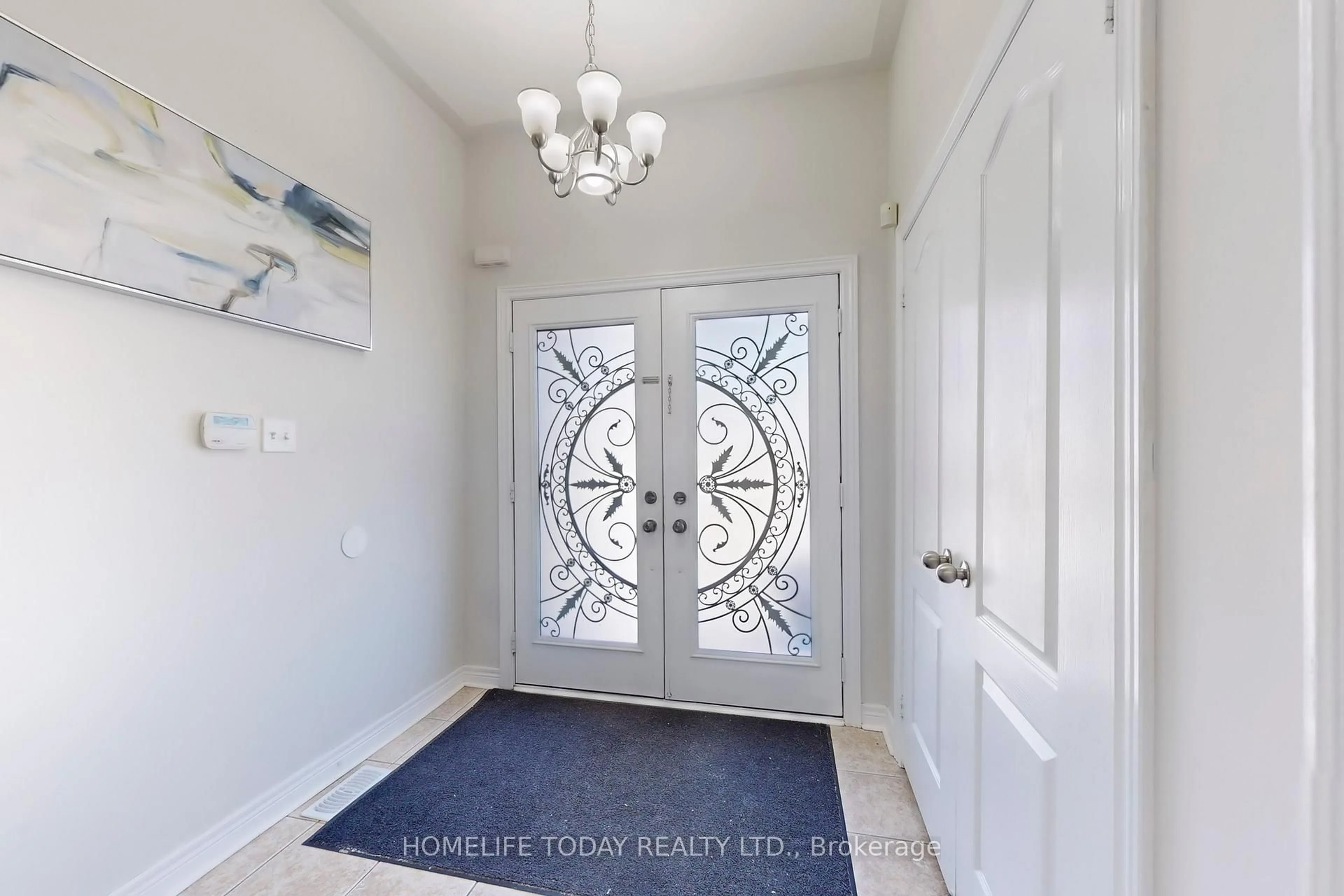 Indoor entryway for 40 Oblate Cres, Brampton Ontario L6Y 0L3