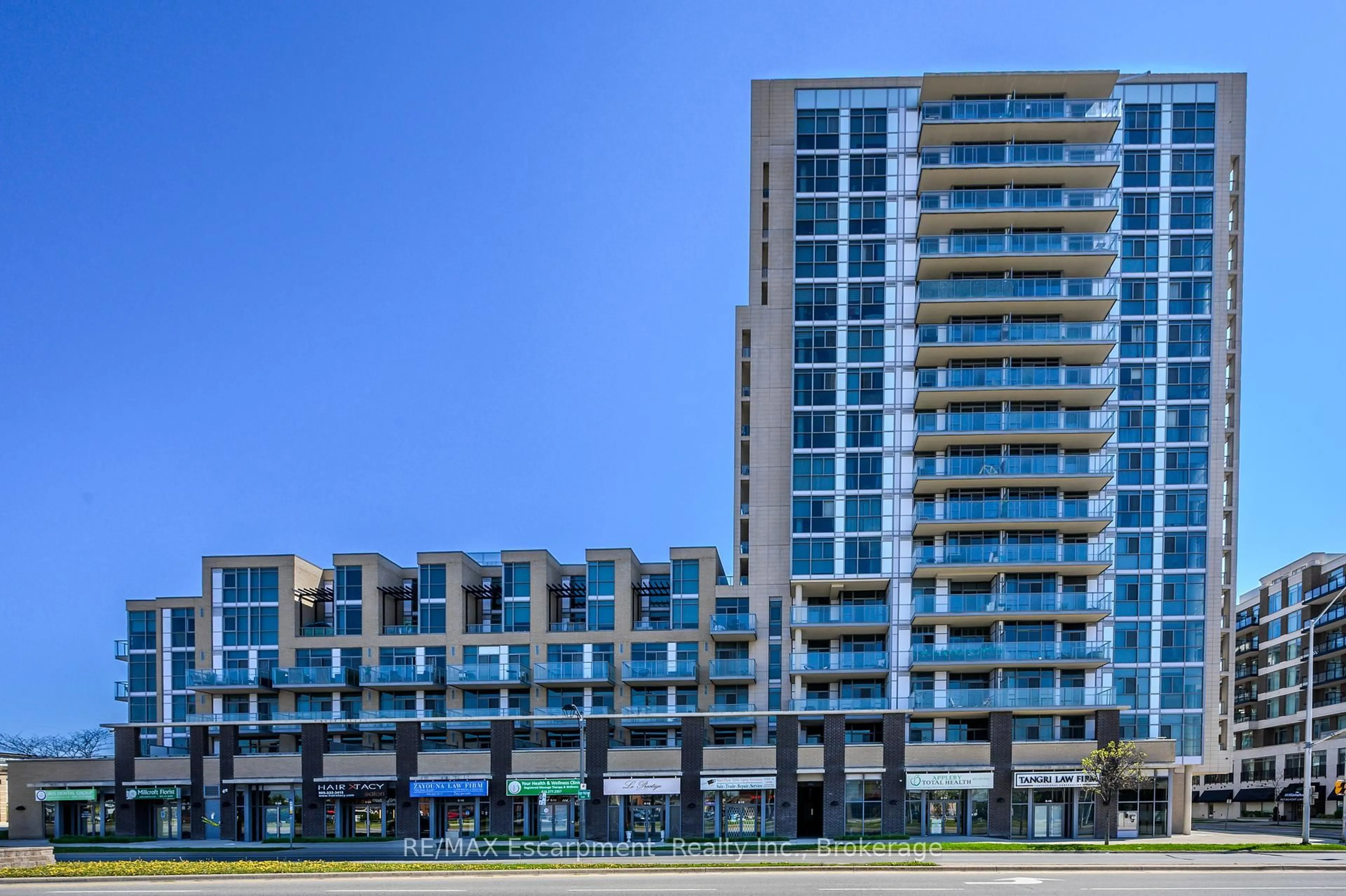 Patio, building for 1940 Ironstone Dr #1606, Burlington Ontario L7L 0E4
