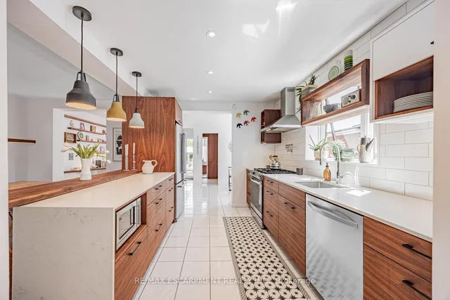 Additional property image - 35 Woodenhill Crt