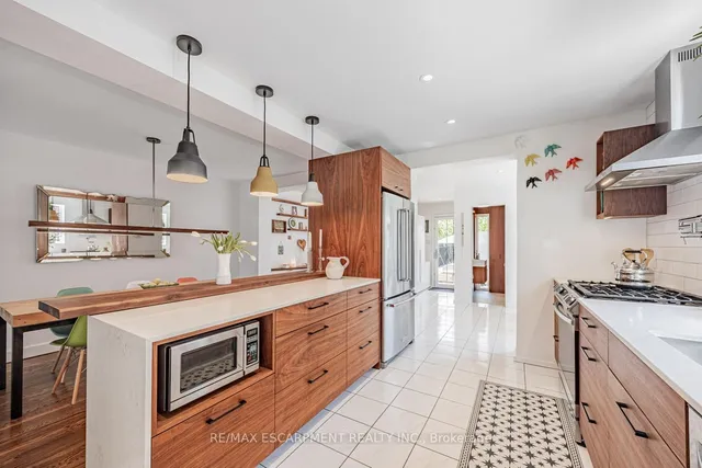 Additional property image - 35 Woodenhill Crt