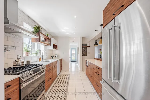 Additional property image - 35 Woodenhill Crt