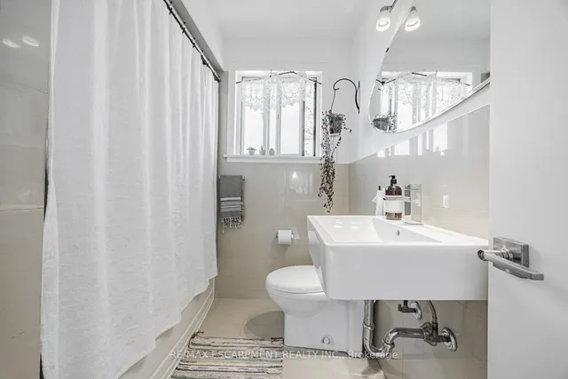 Additional property image - 35 Woodenhill Crt