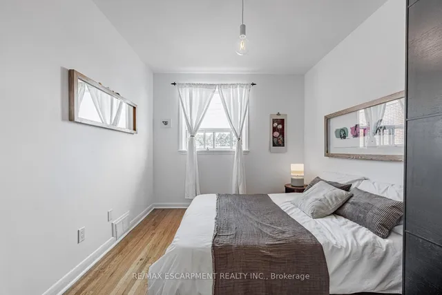 Additional property image - 35 Woodenhill Crt