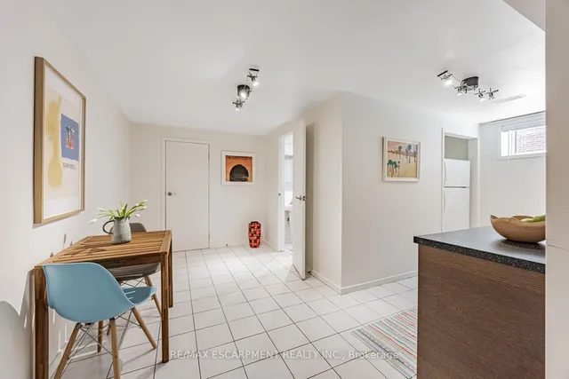 Additional property image - 35 Woodenhill Crt